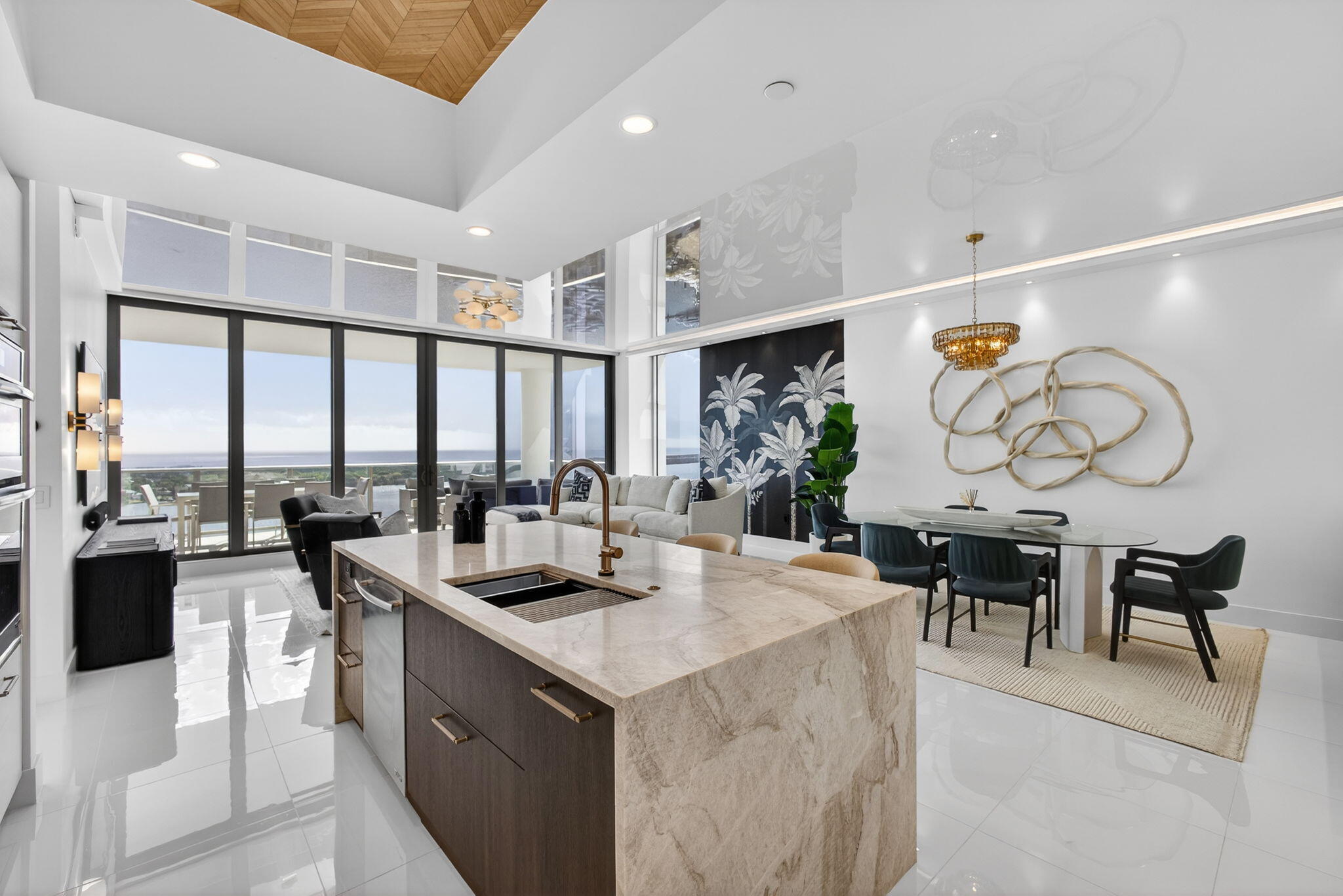 2 Water Club Way 2001