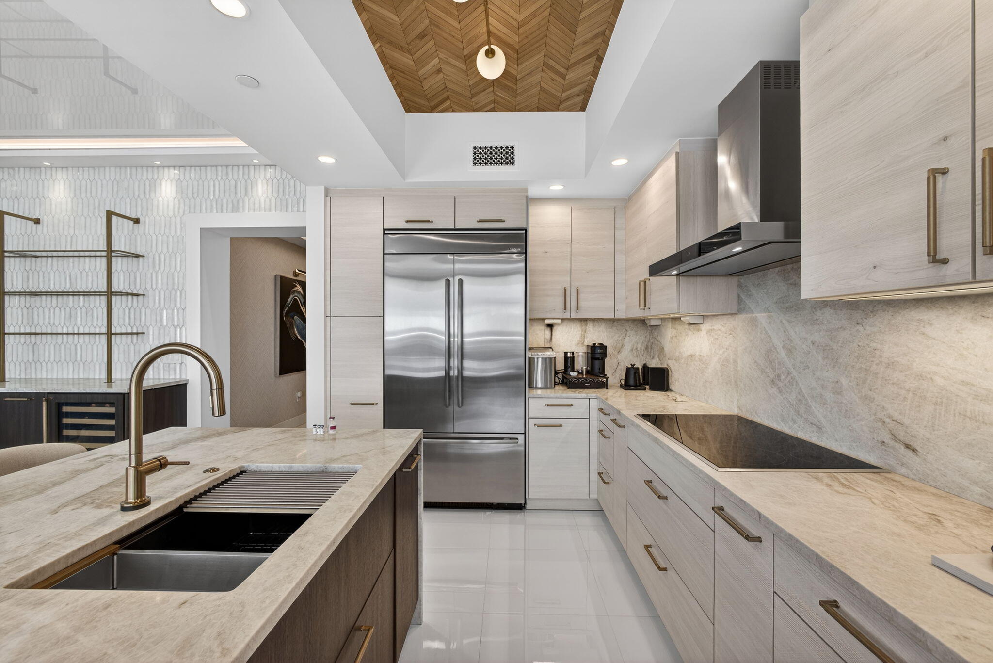 2 Water Club Way 2001