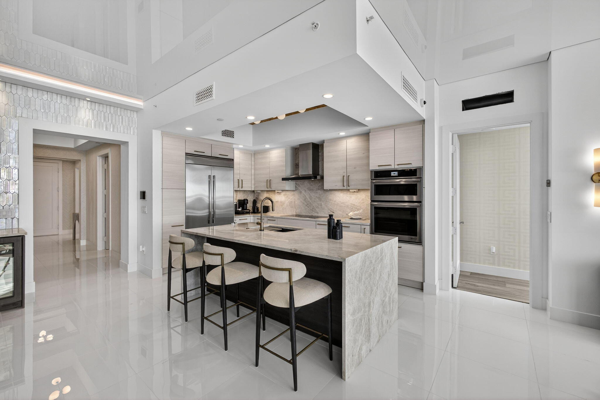 2 Water Club Way 2001