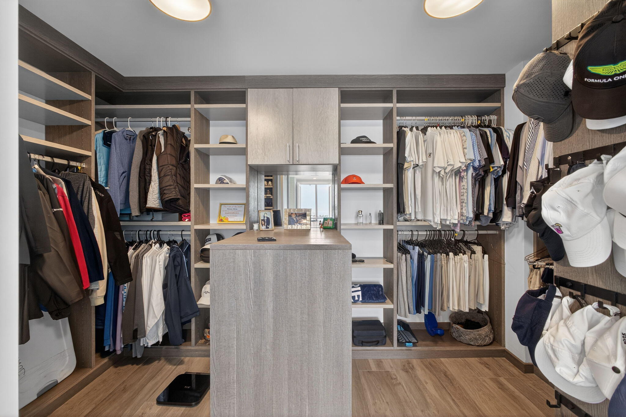 2 Water Club Way 2001