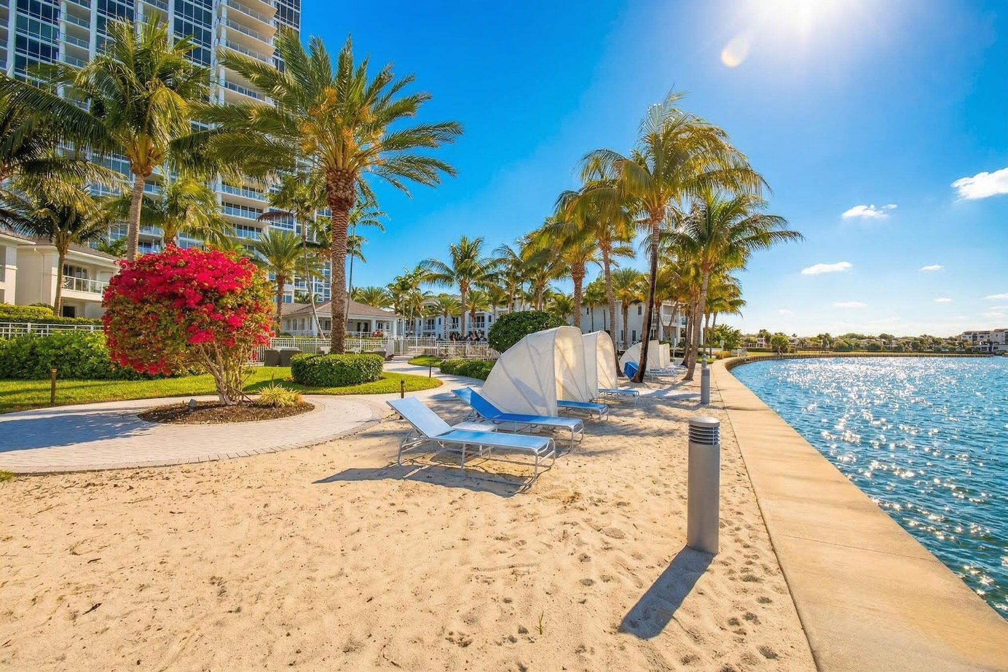 2 Water Club Way 2001