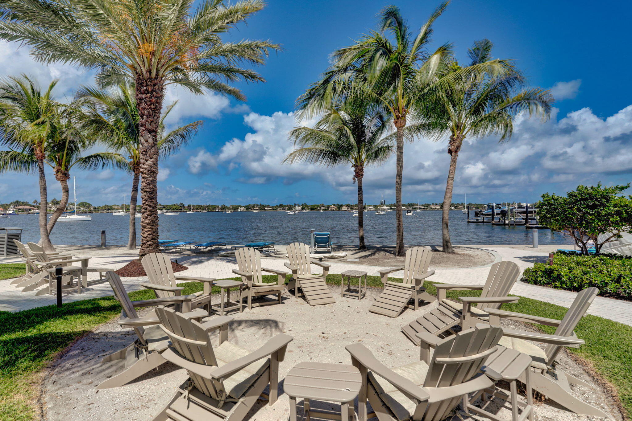 2 Water Club Way 2001