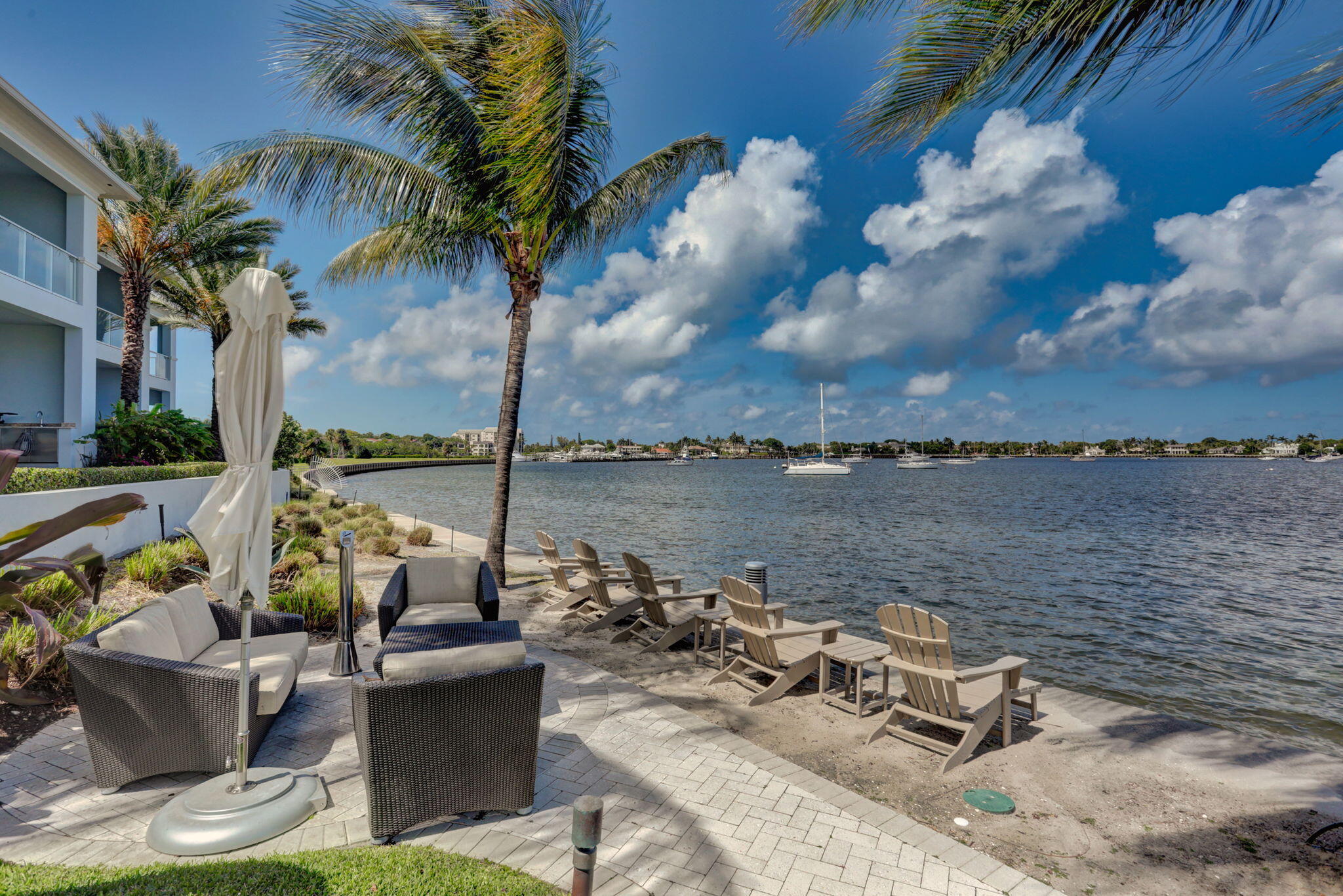 2 Water Club Way 2001