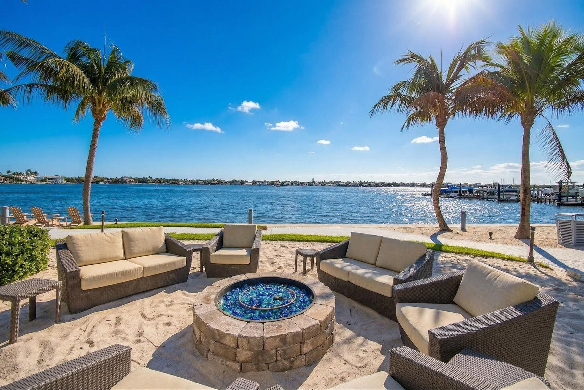 2 Water Club Way 2001