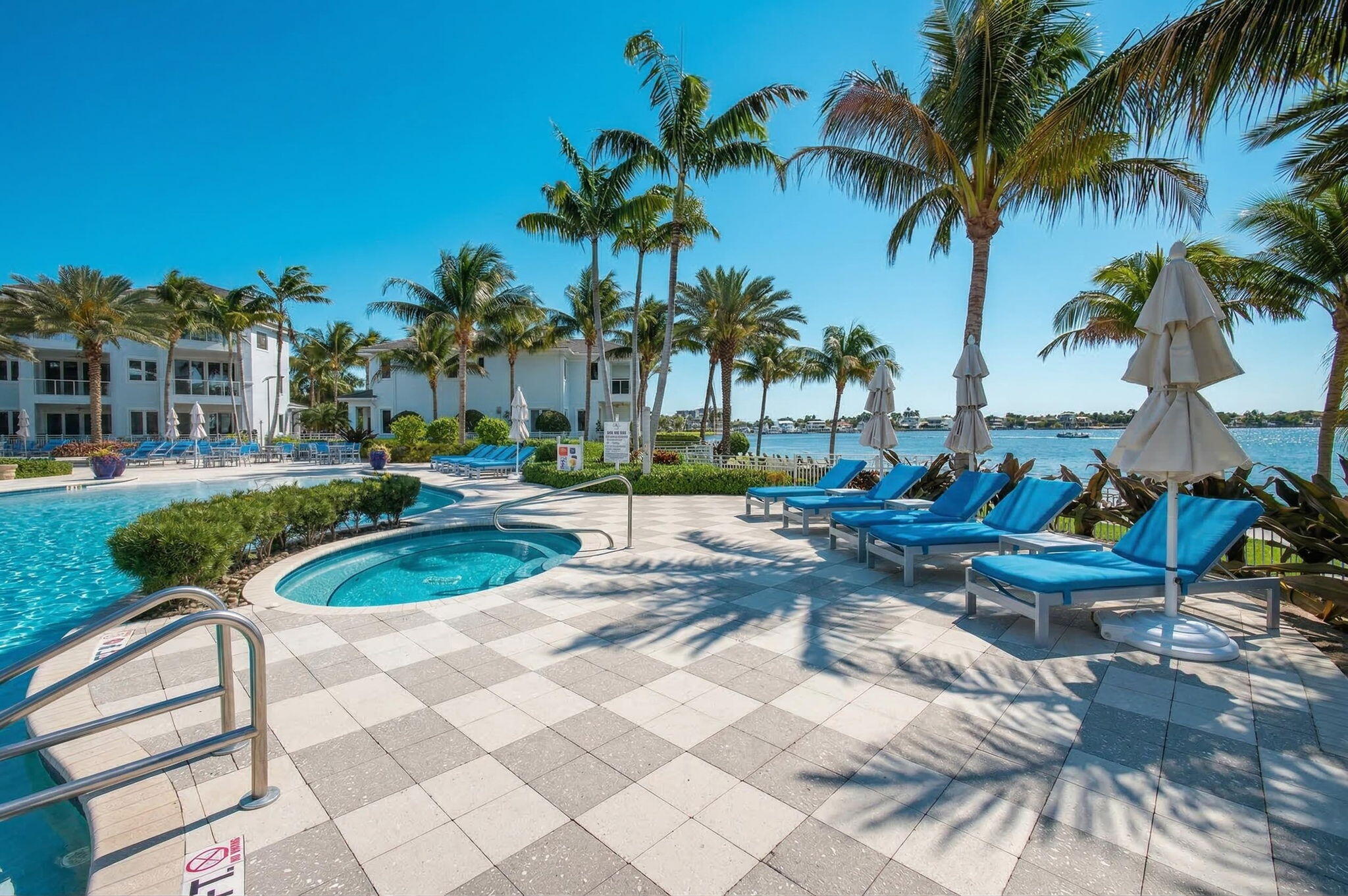 2 Water Club Way 2001