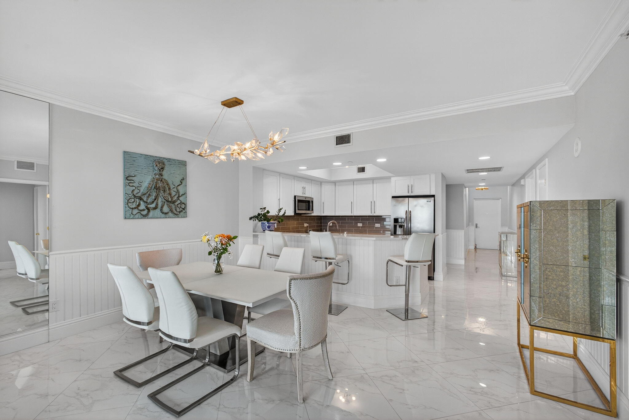 2650 Lake Shore 2303