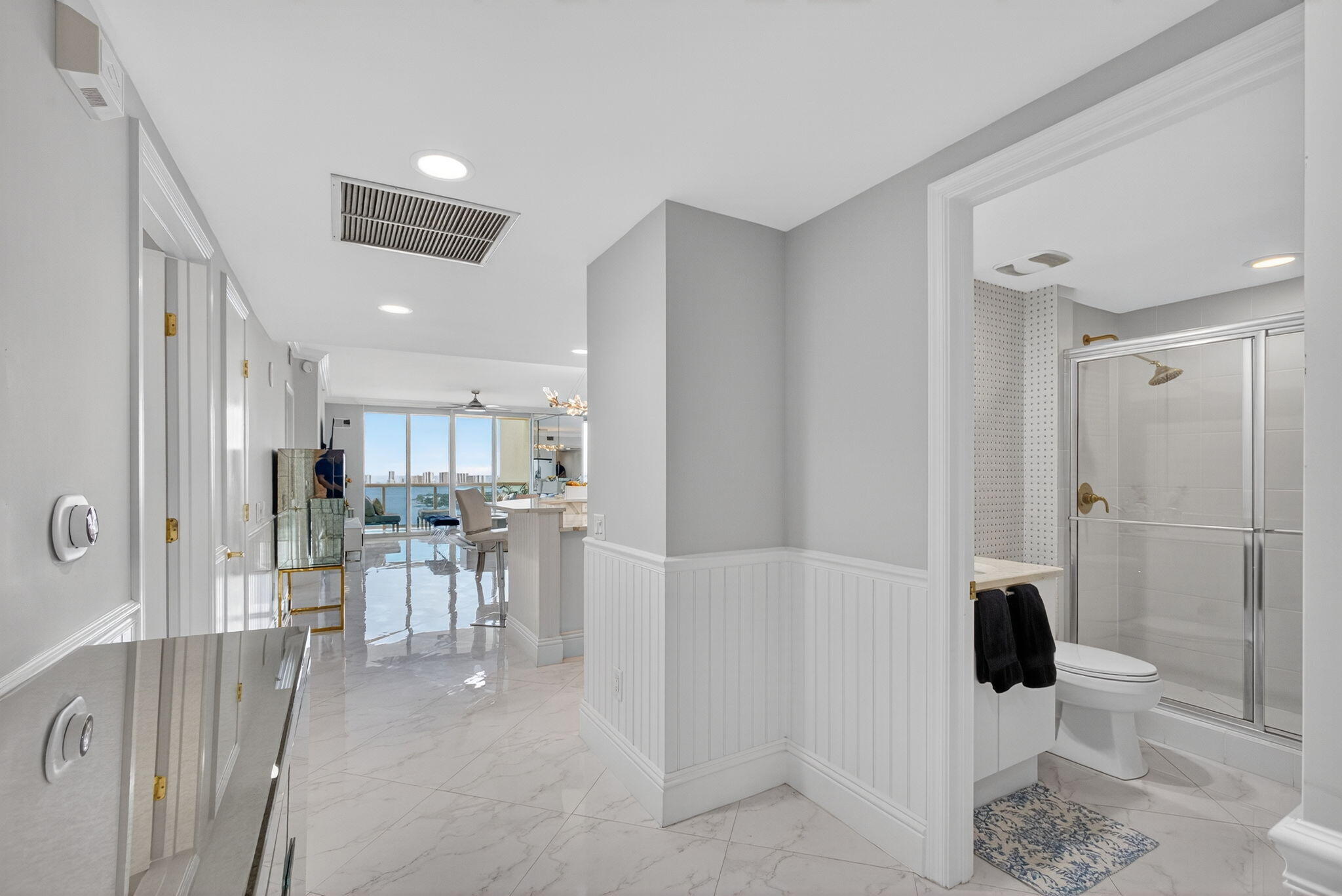 2650 Lake Shore 2303