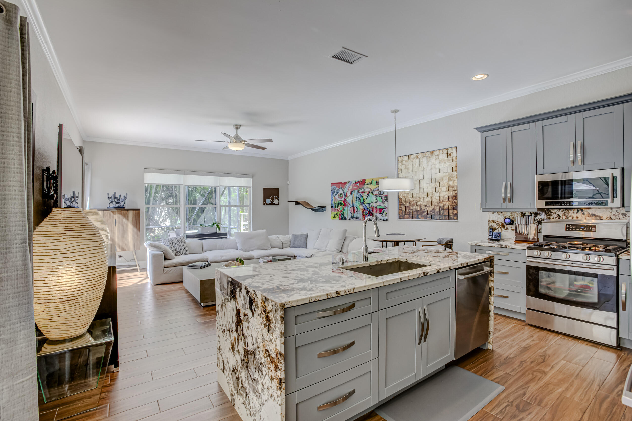 251 Isle Verde Way