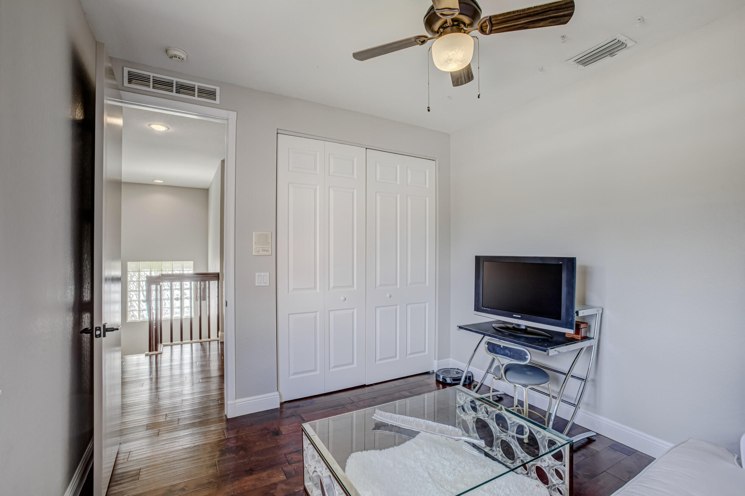 251 Isle Verde Way