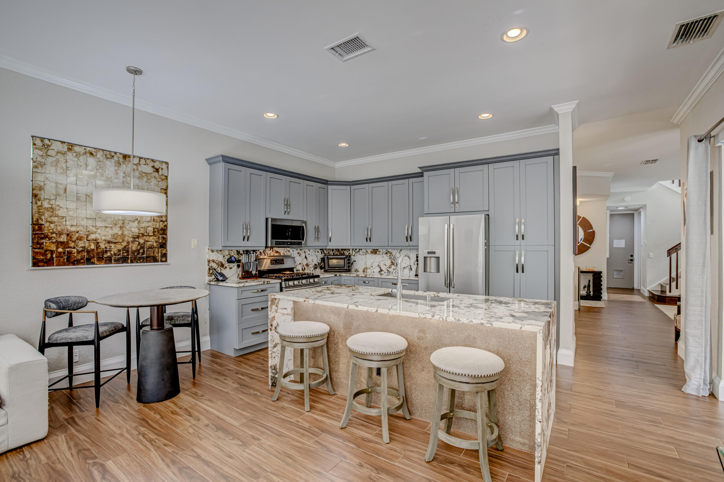 251 Isle Verde Way