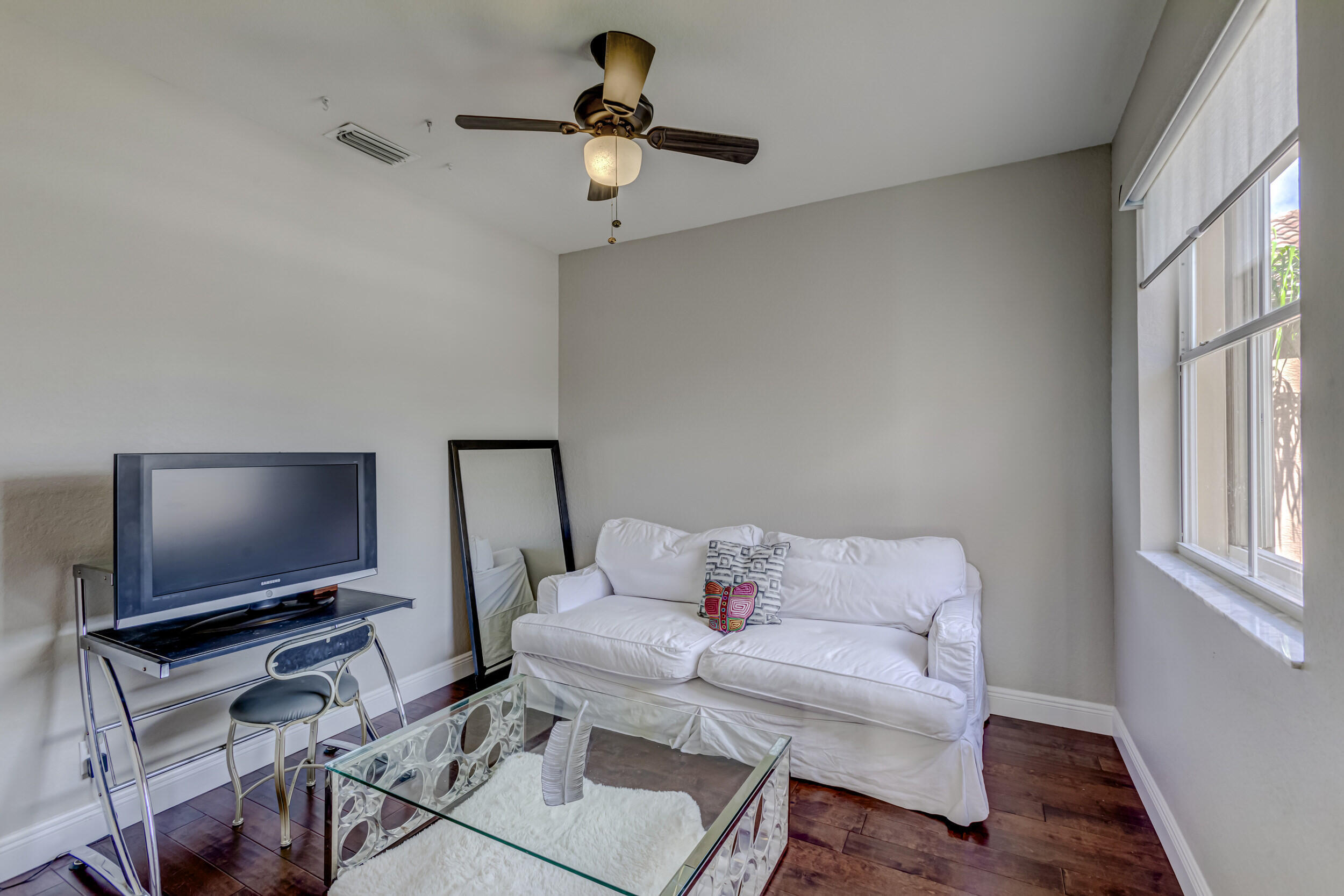 251 Isle Verde Way