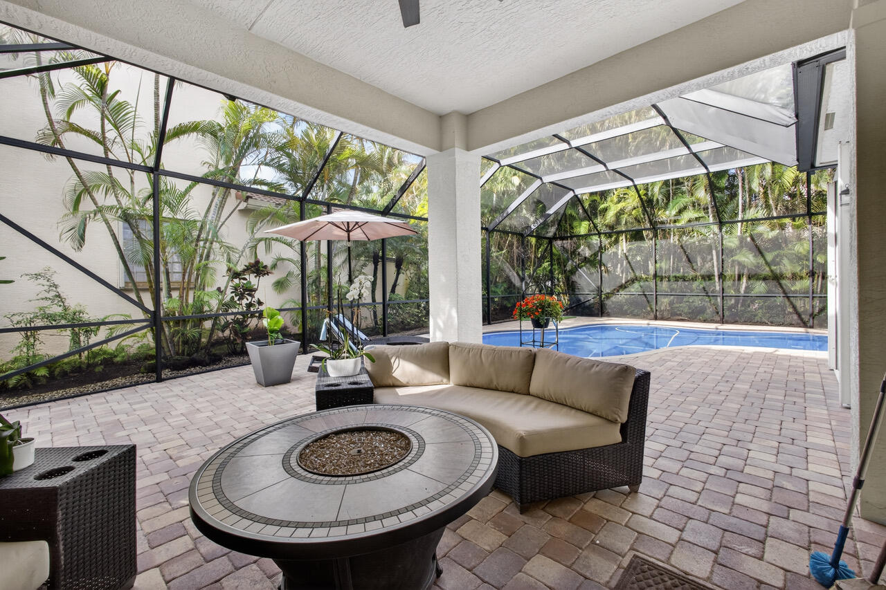 251 Isle Verde Way