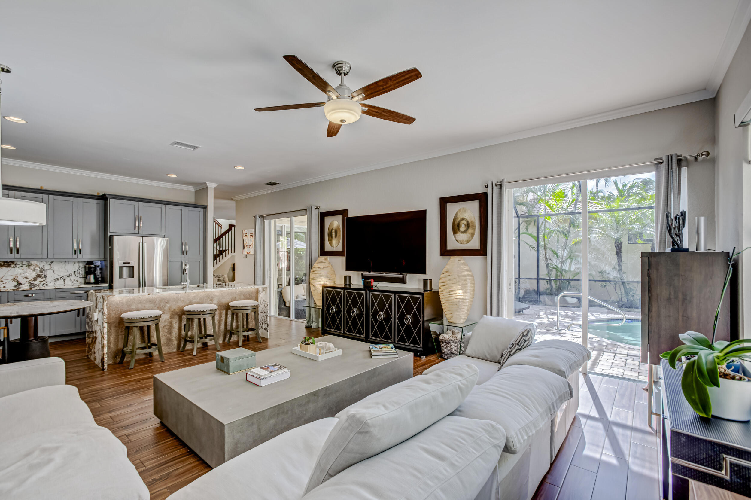 251 Isle Verde Way