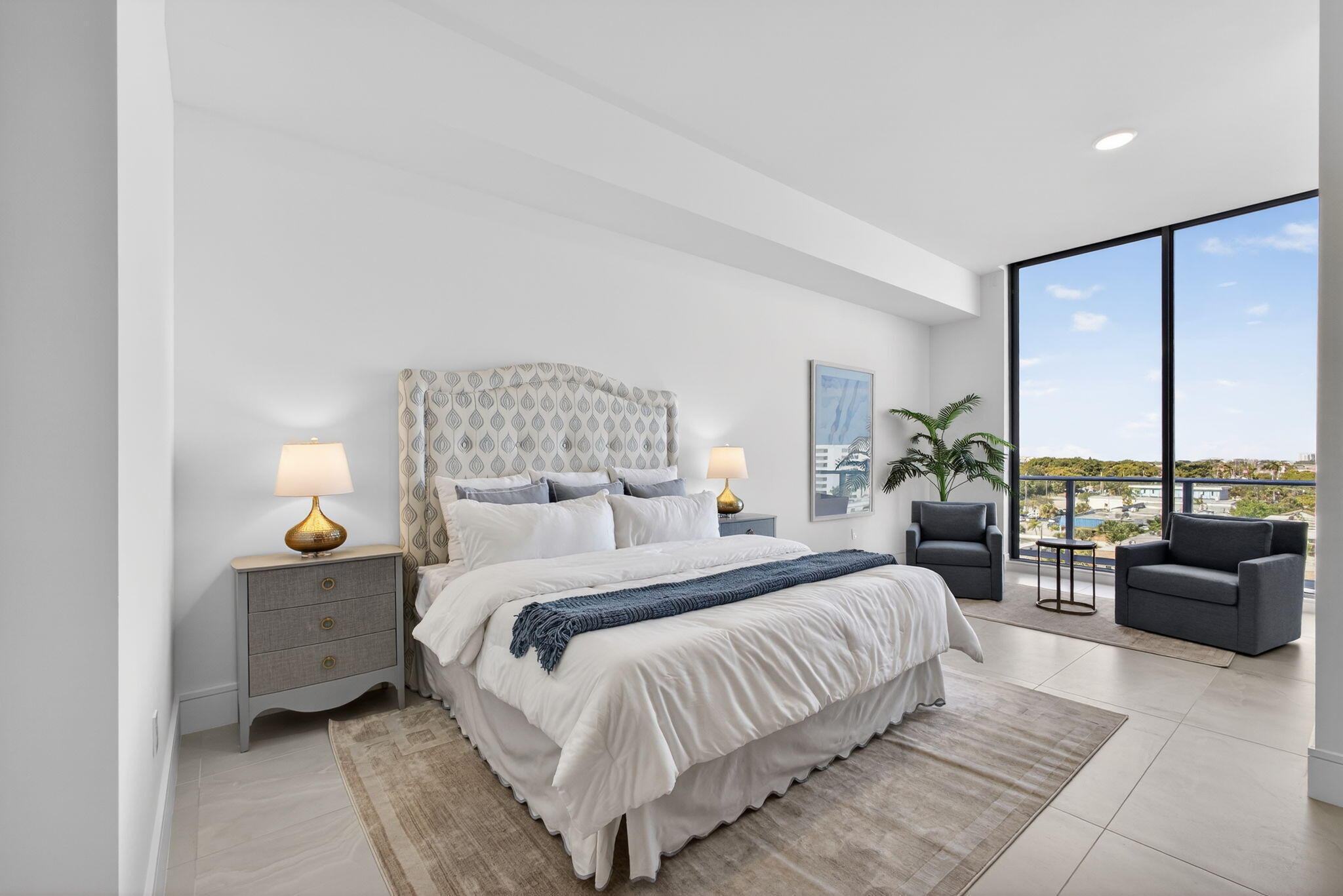 220 Lake Shore Drive 605