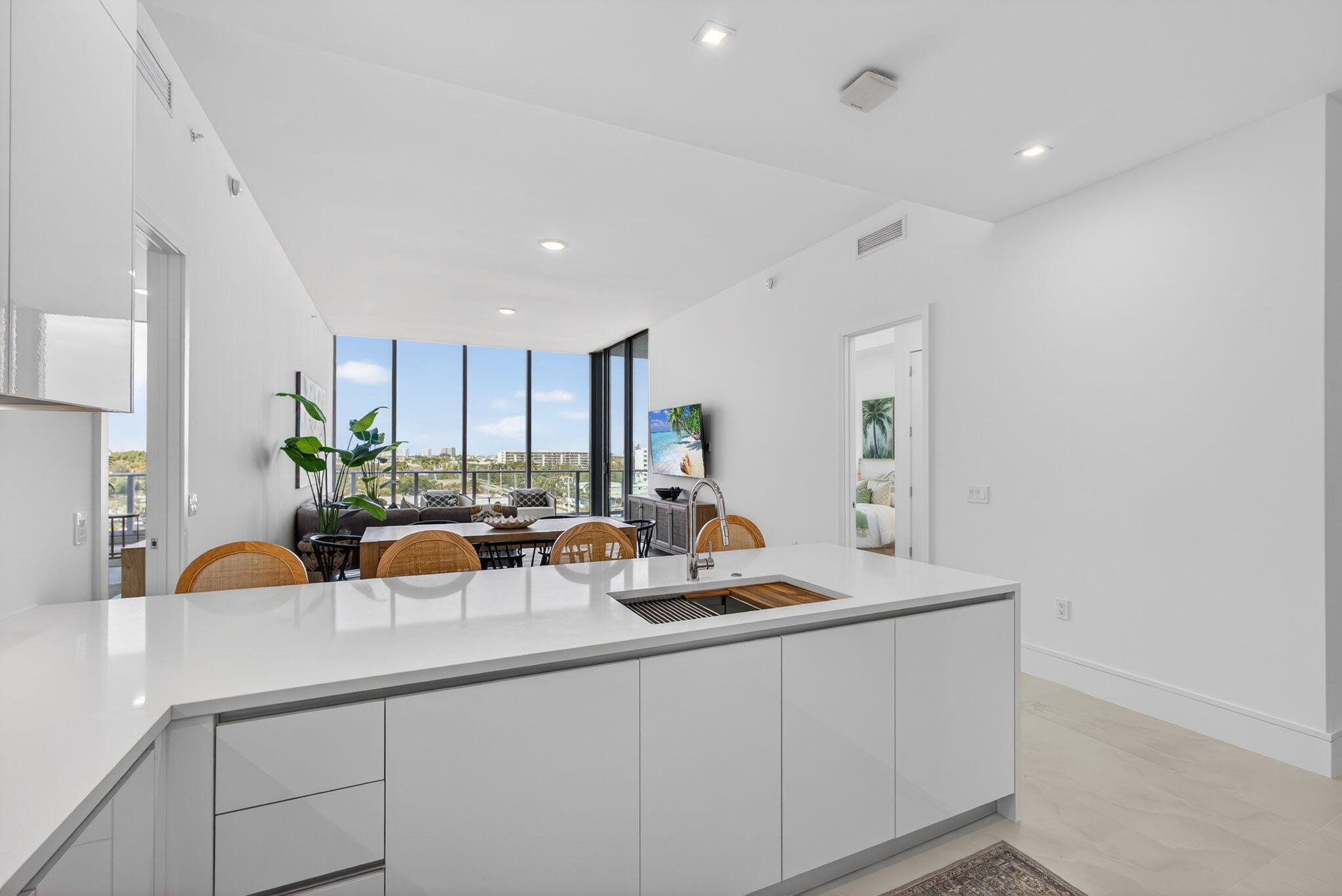 220 Lake Shore Drive 605