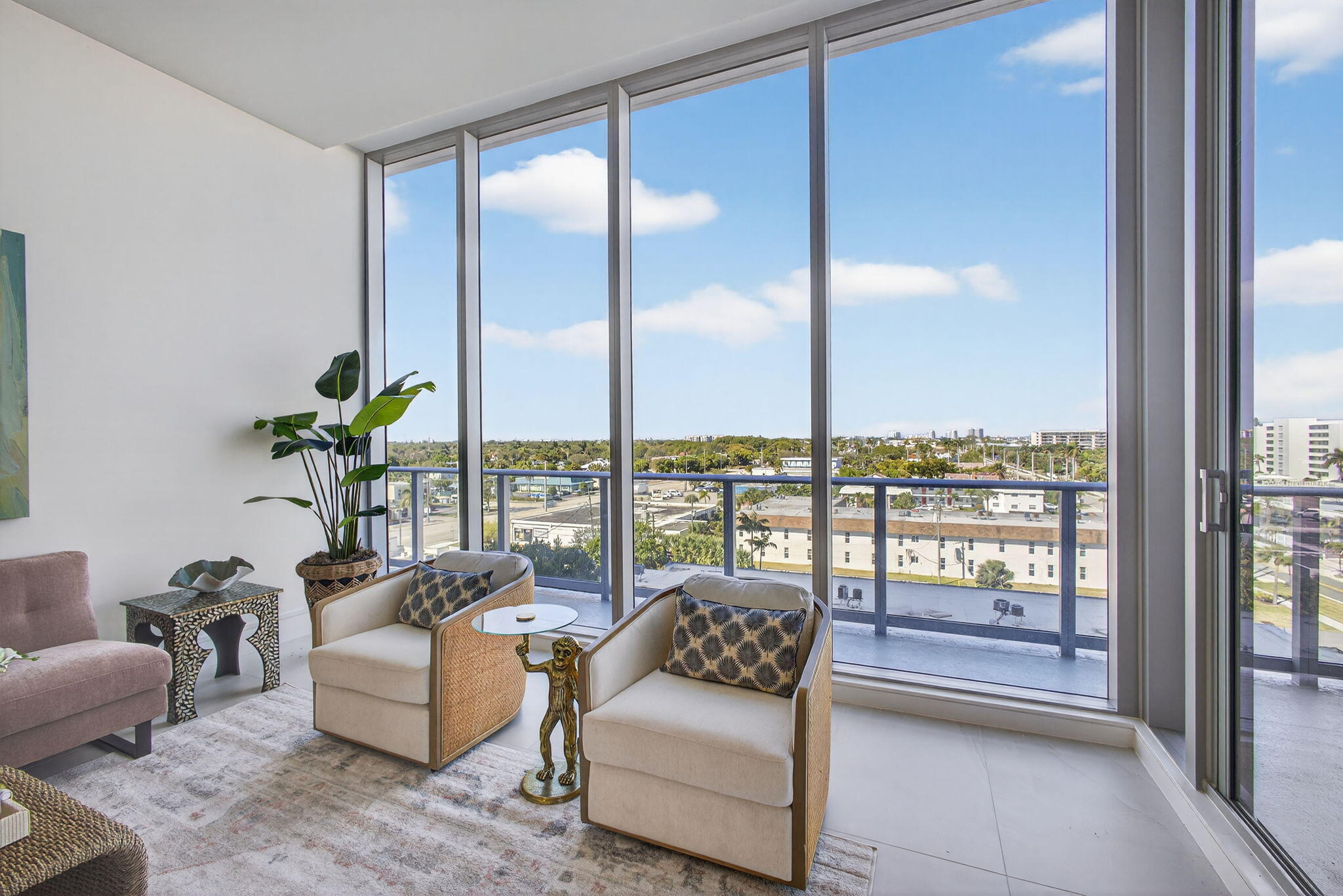 220 Lake Shore Drive 605