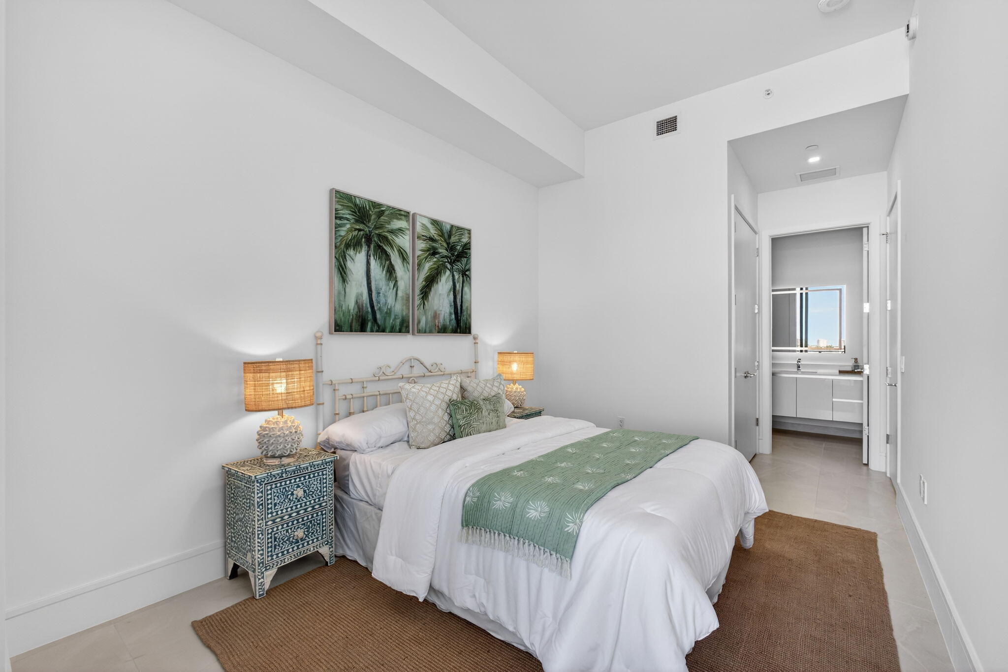 220 Lake Shore Drive 605