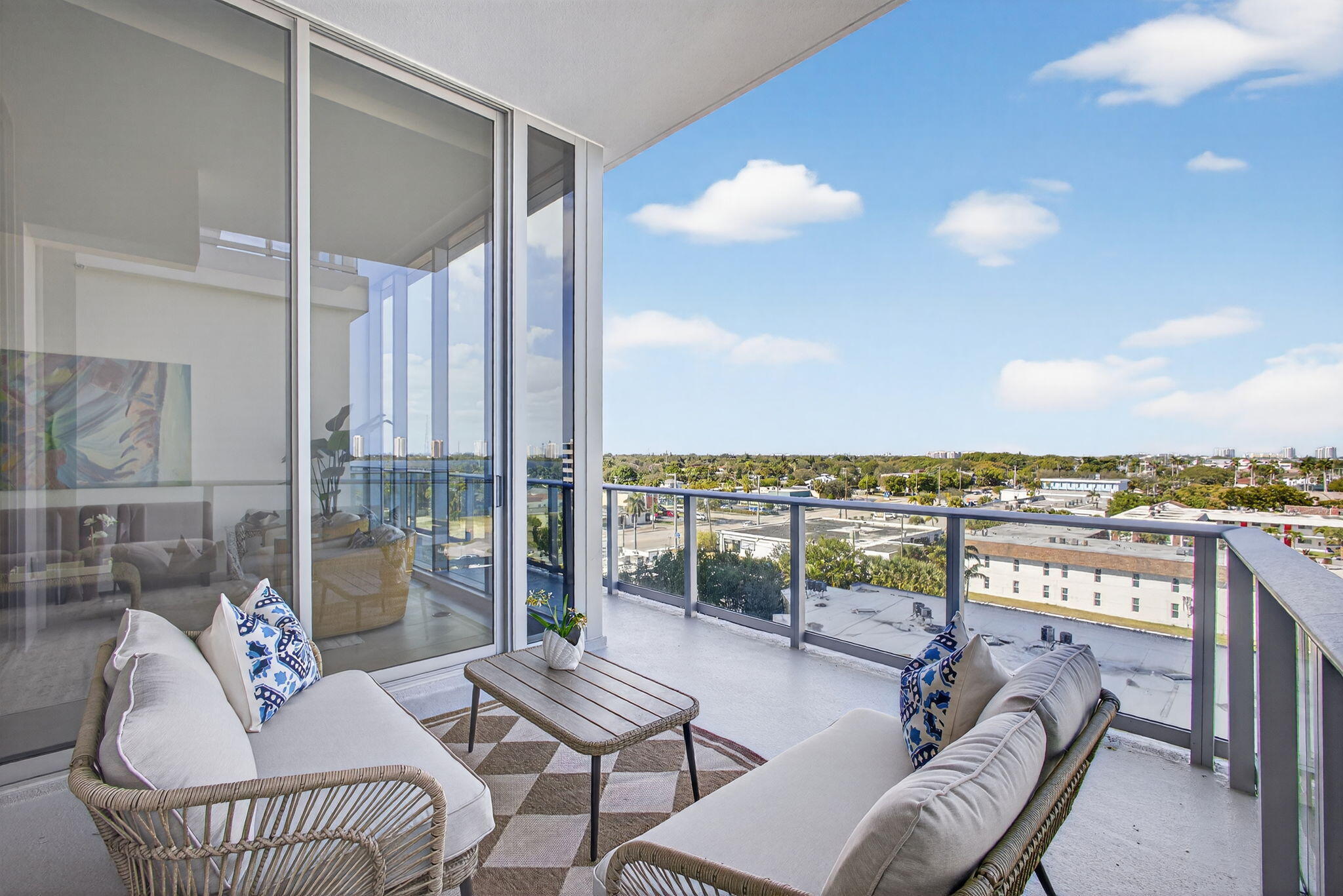 220 Lake Shore Drive 605
