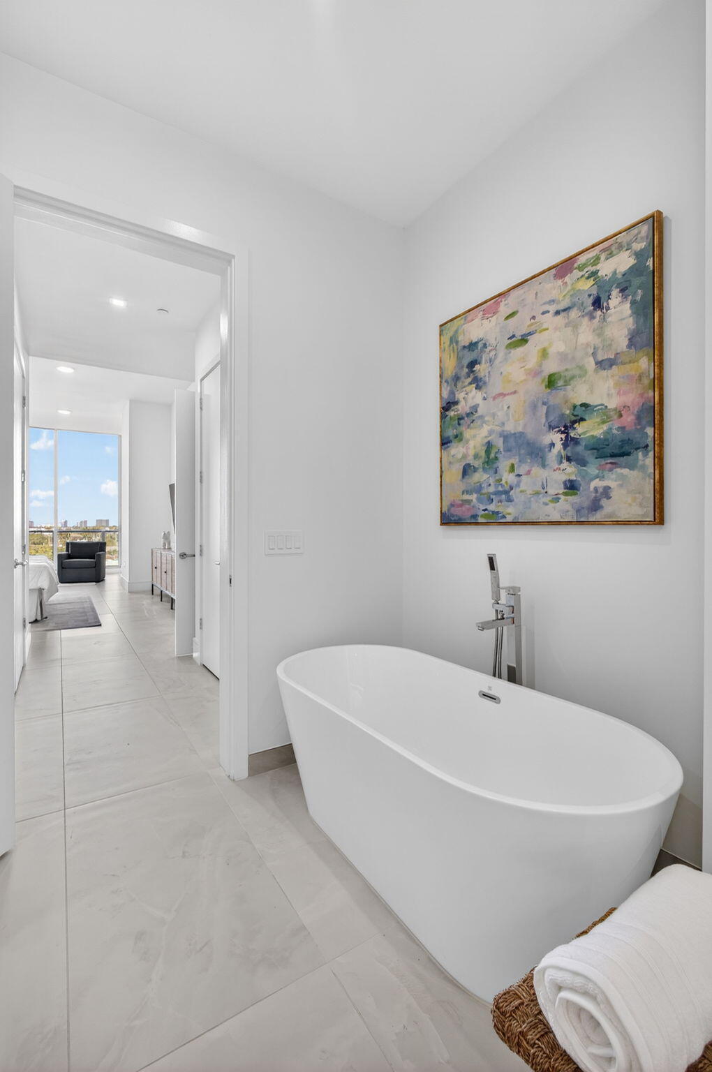 220 Lake Shore Drive 605