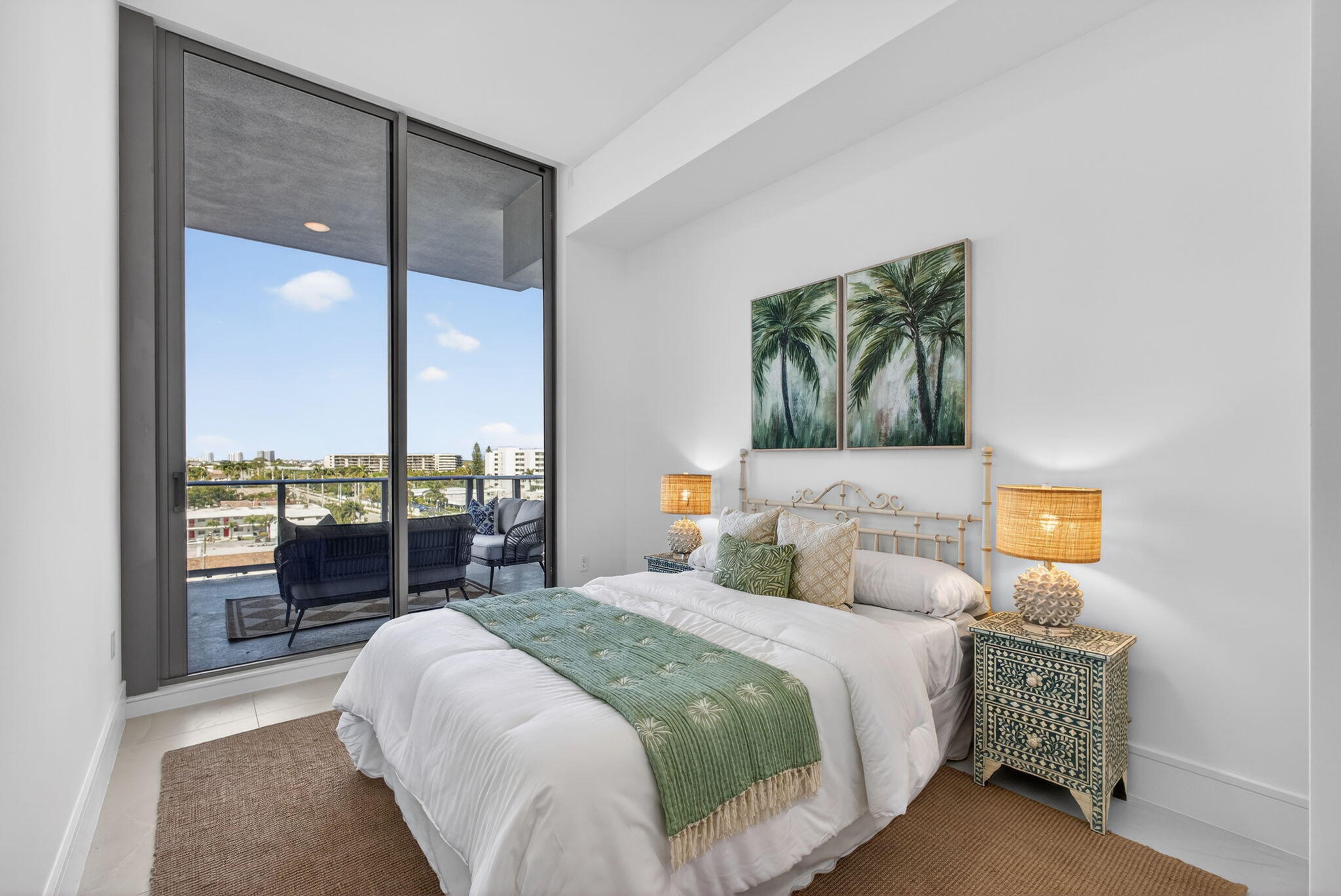 220 Lake Shore Drive 605