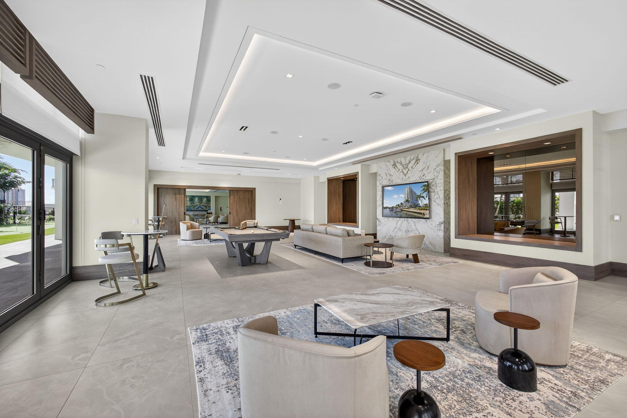 220 Lake Shore Drive 605
