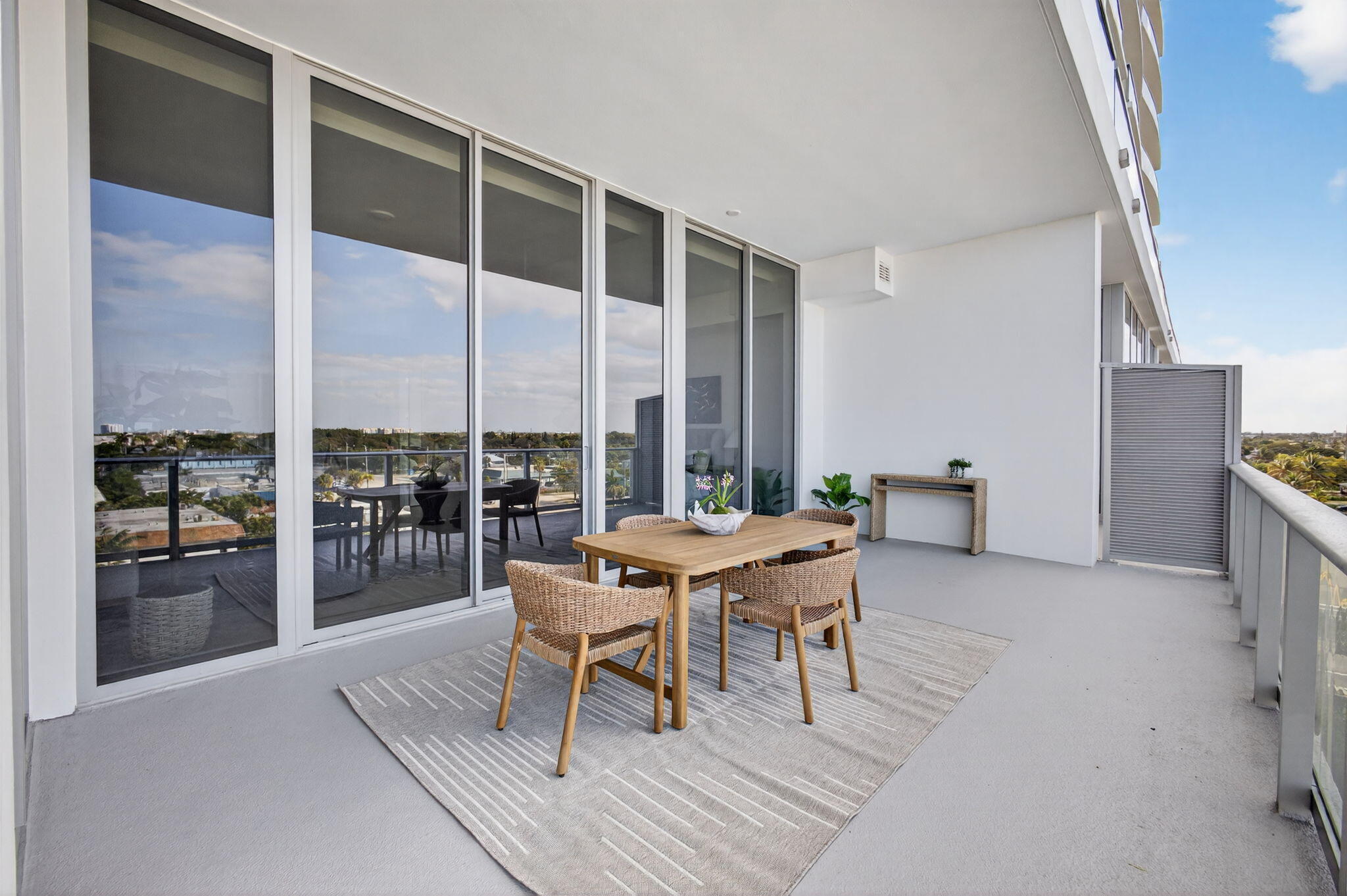 220 Lake Shore Drive 609