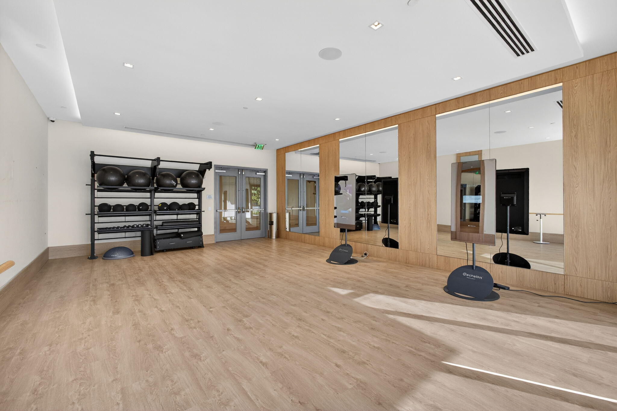 220 Lake Shore Drive 609