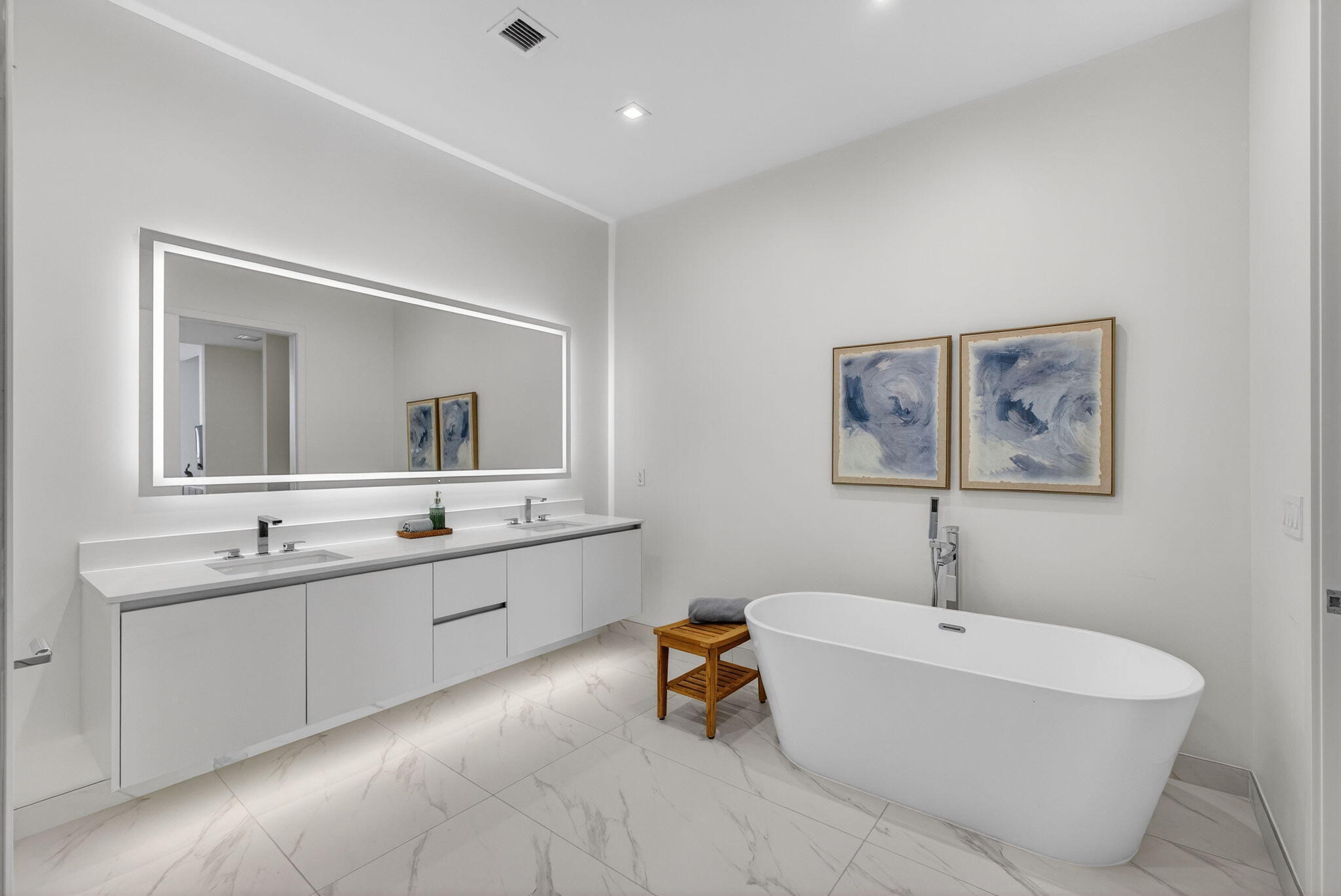 220 Lake Shore Drive 609