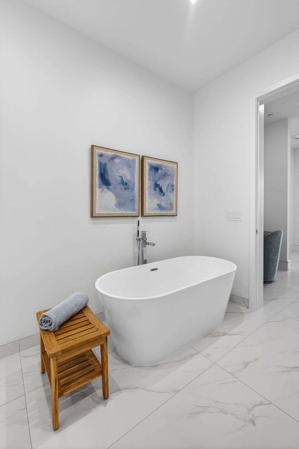220 Lake Shore Drive 609