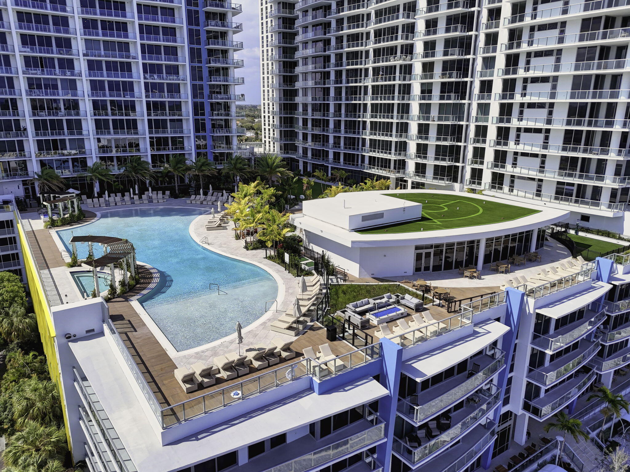 220 Lake Shore Drive 609