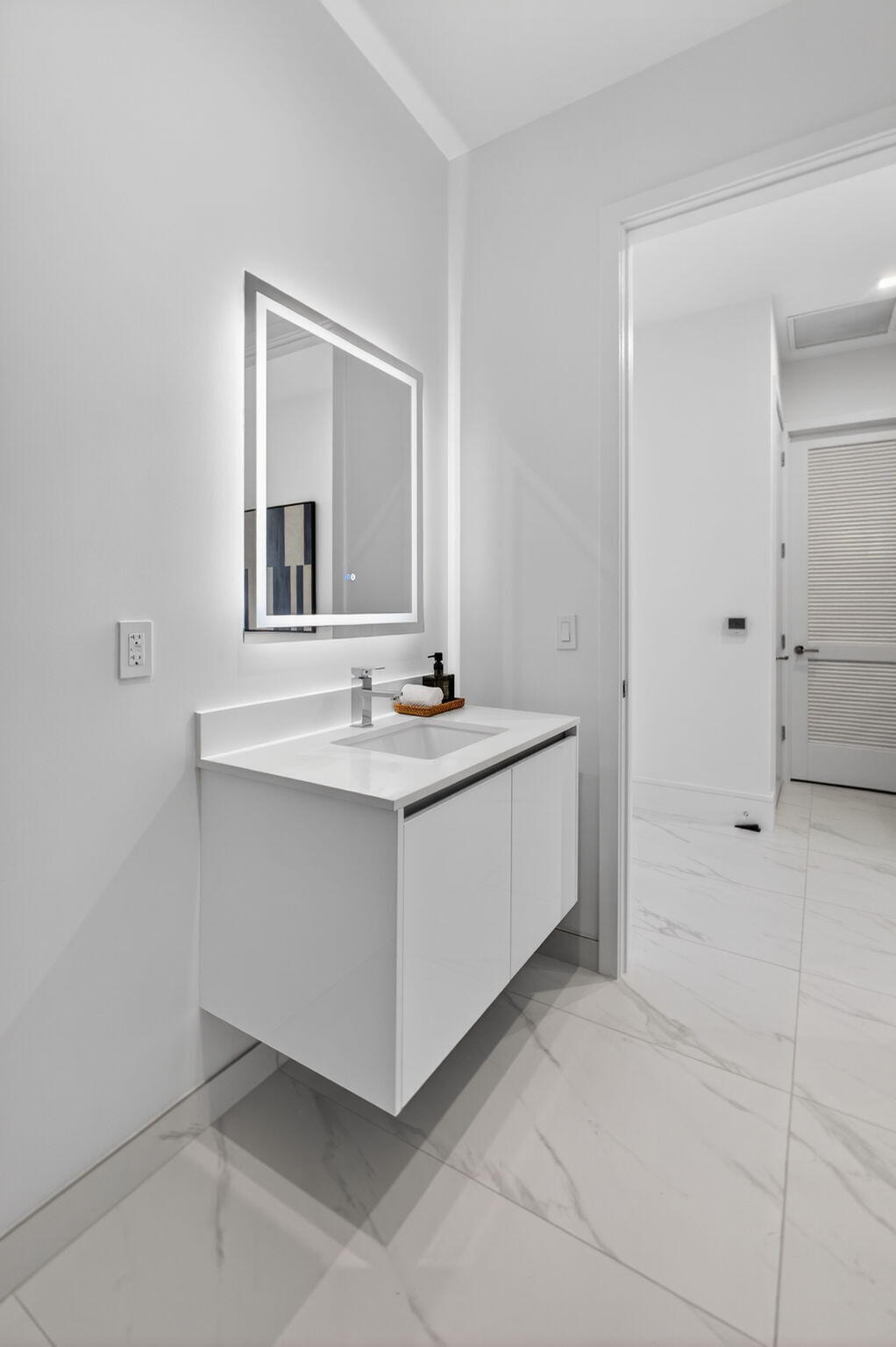 220 Lake Shore Drive 609