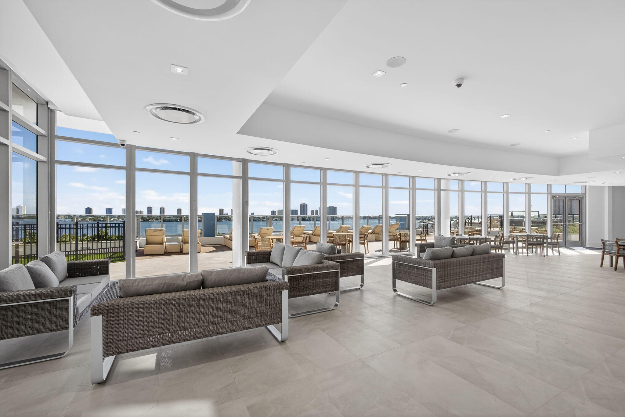 220 Lake Shore Drive 609