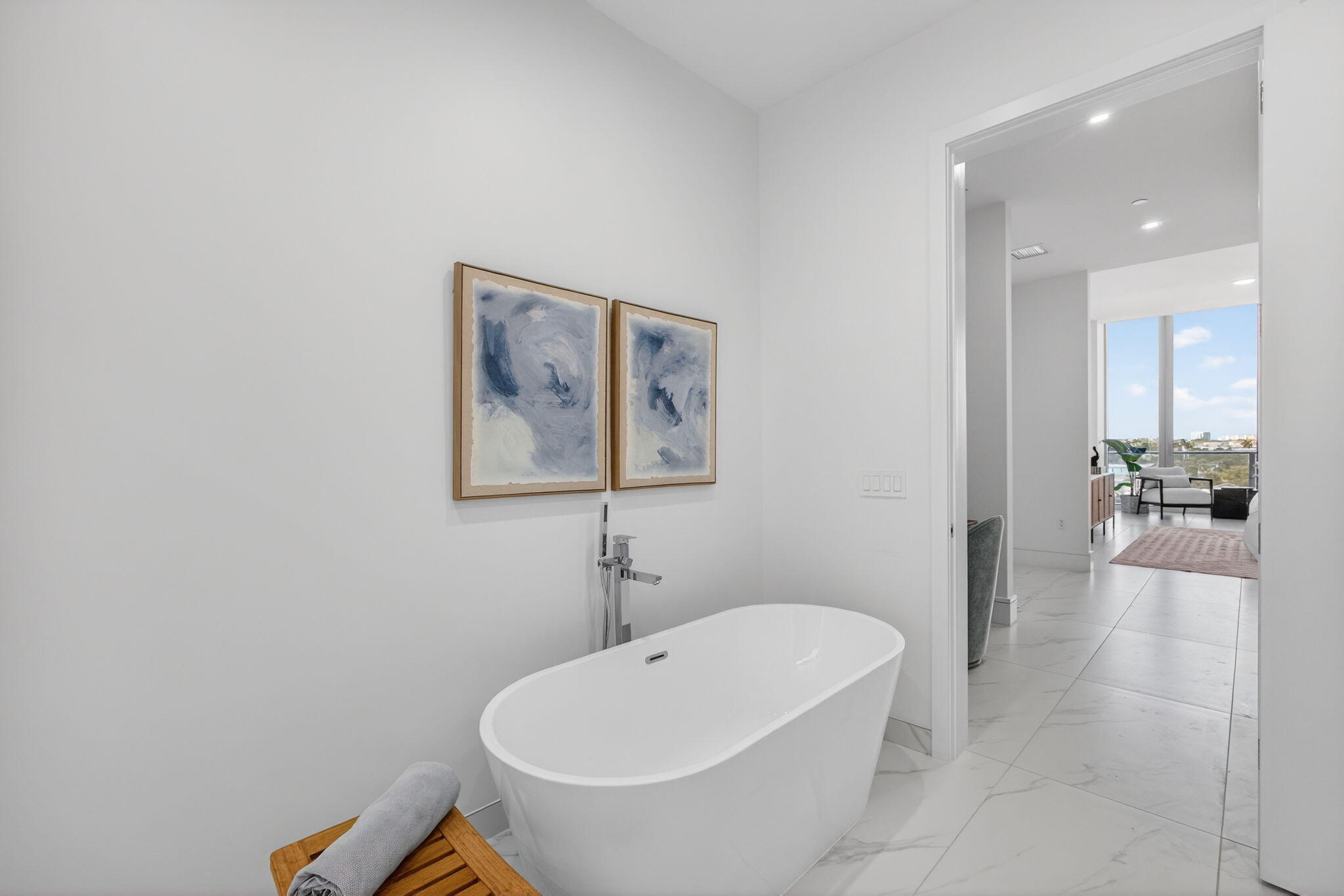 220 Lake Shore Drive 609