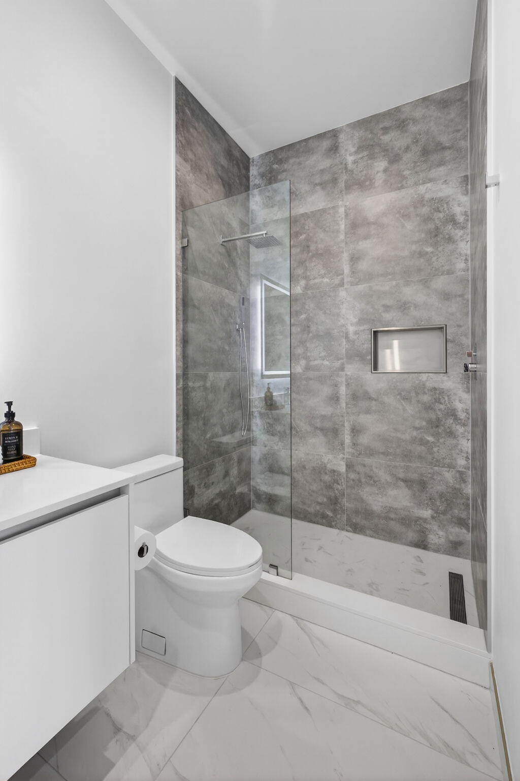 220 Lake Shore Drive 609