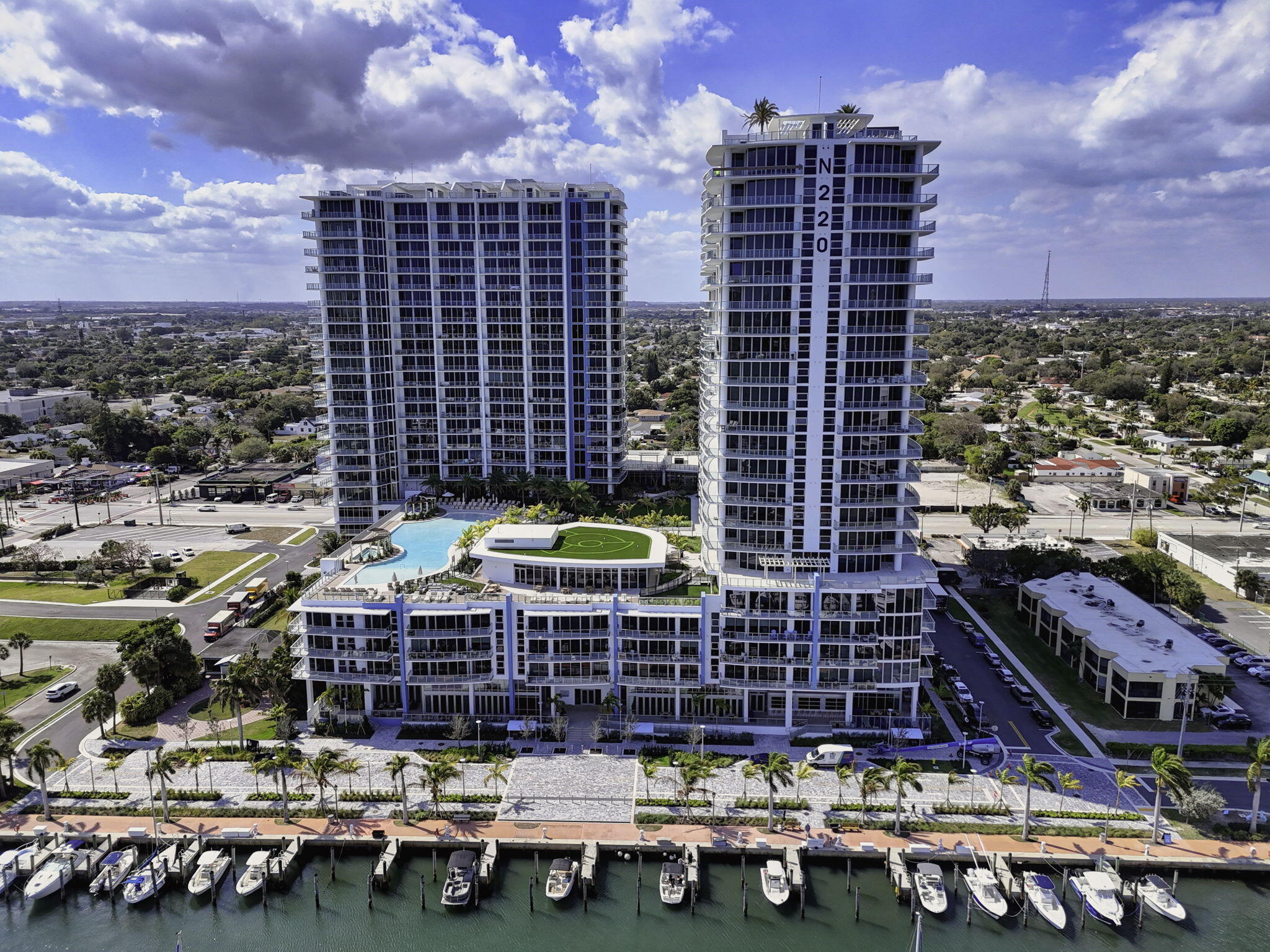 220 Lake Shore Drive 609