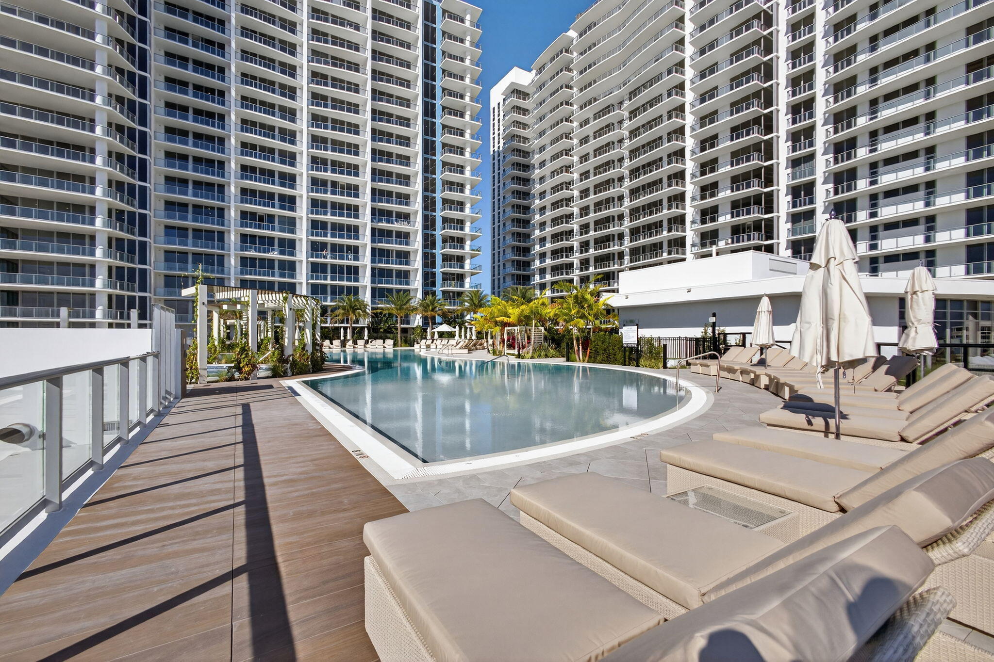 220 Lake Shore Drive 609