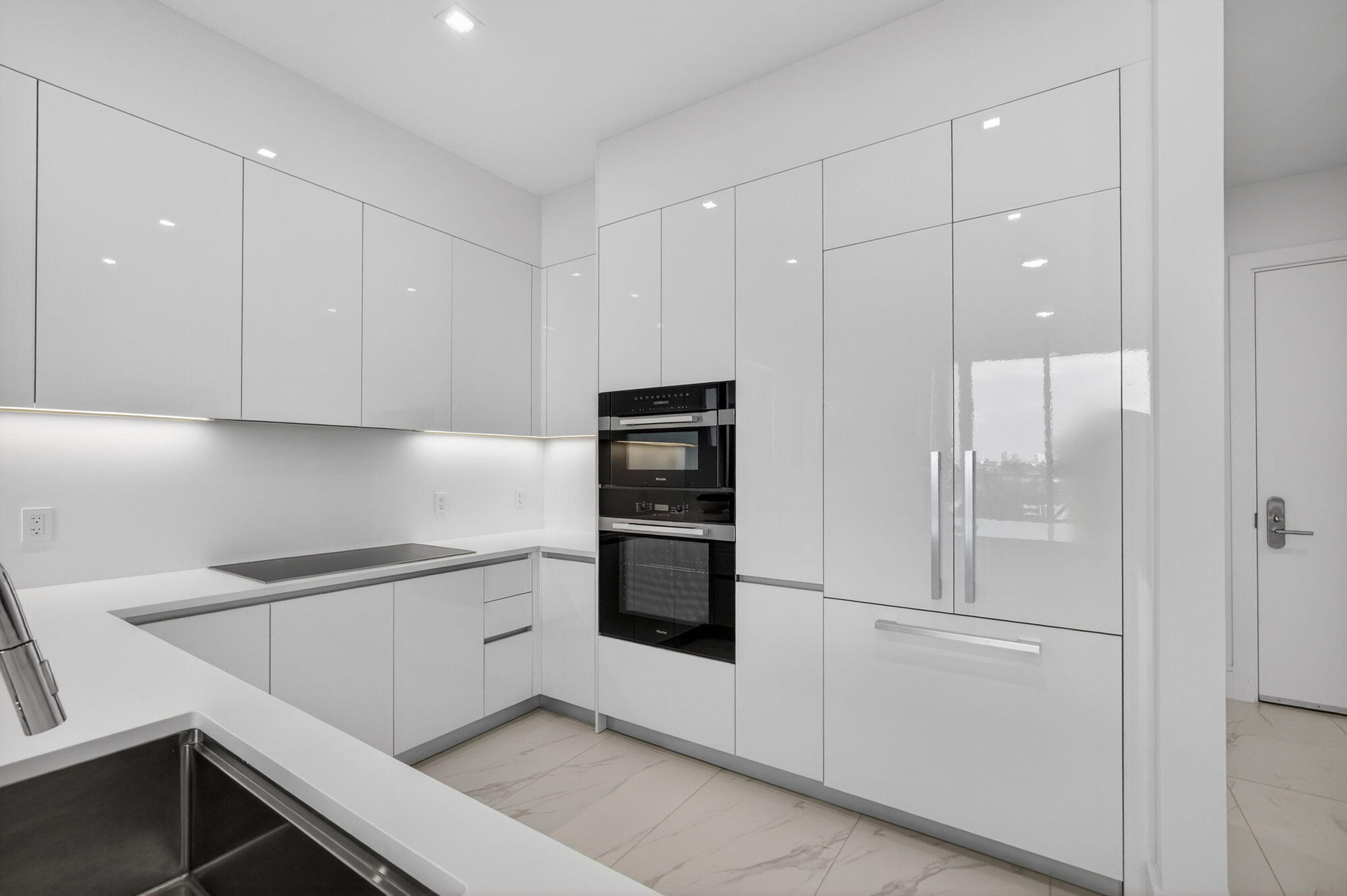 220 Lake Shore Drive 609