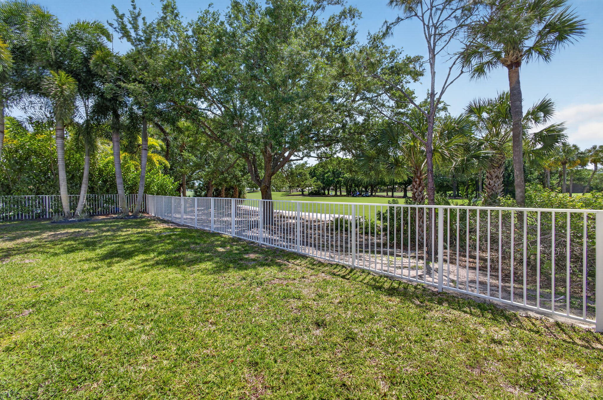2725 Seneca Circle