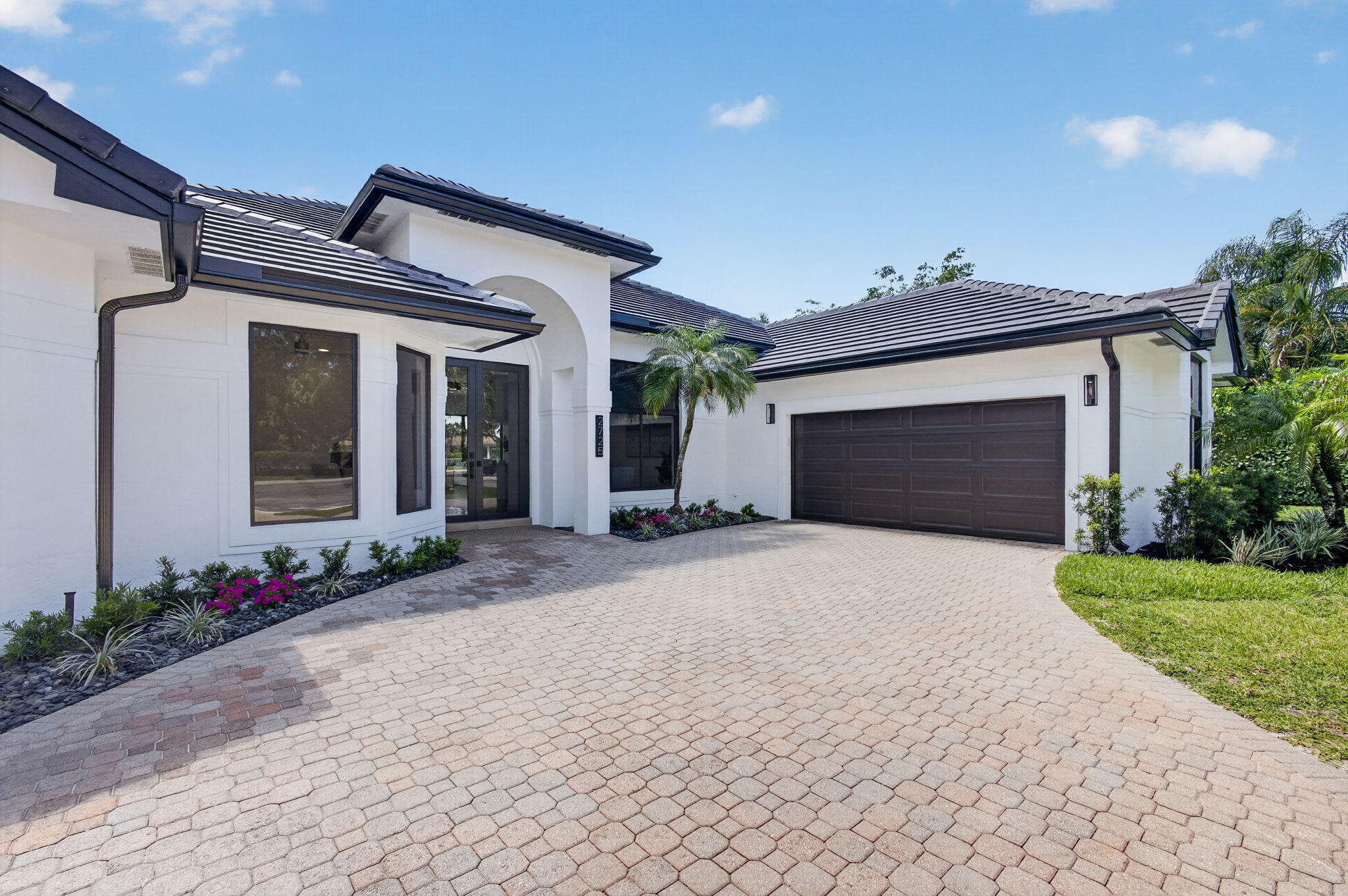 2725 Seneca Circle