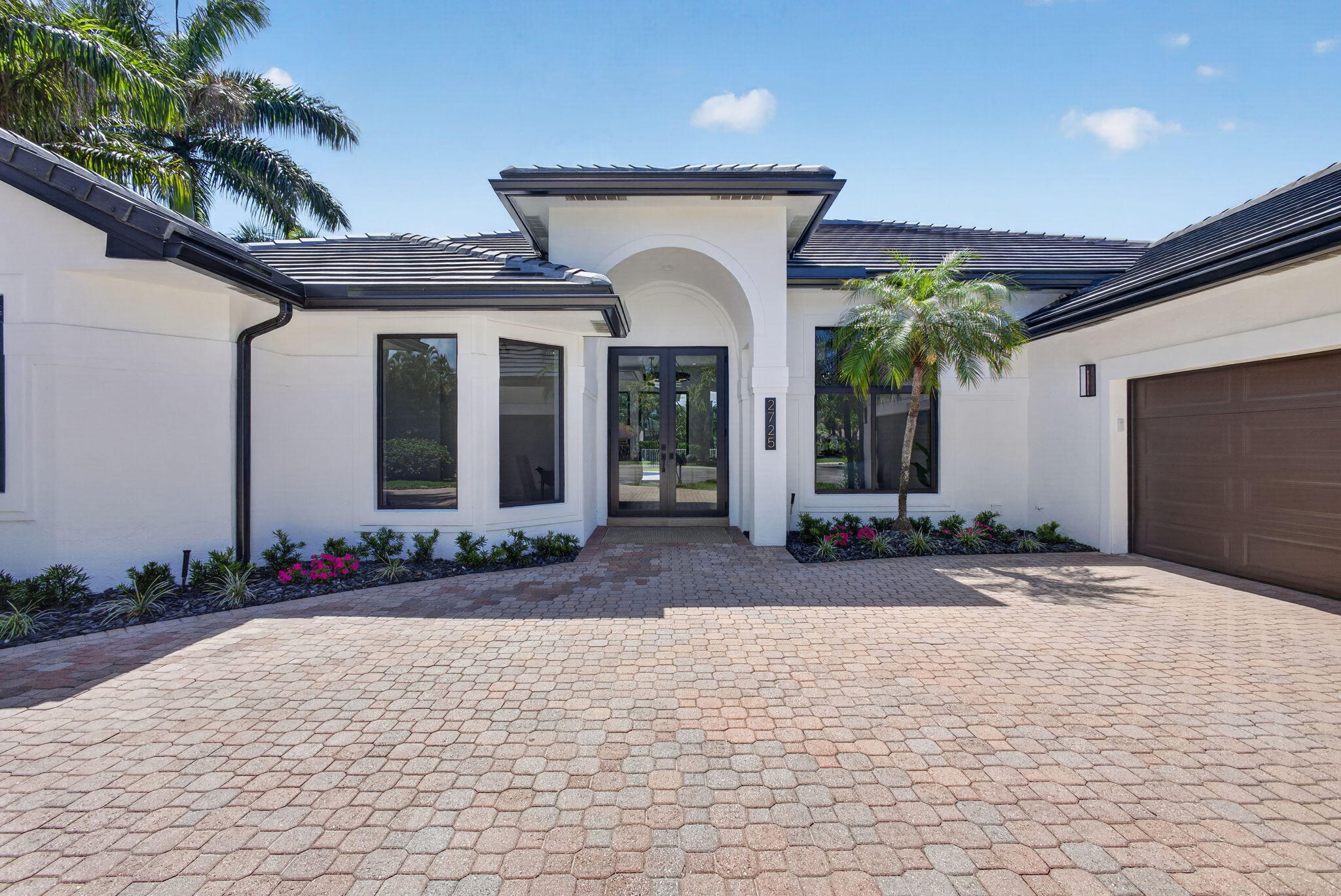 2725 Seneca Circle