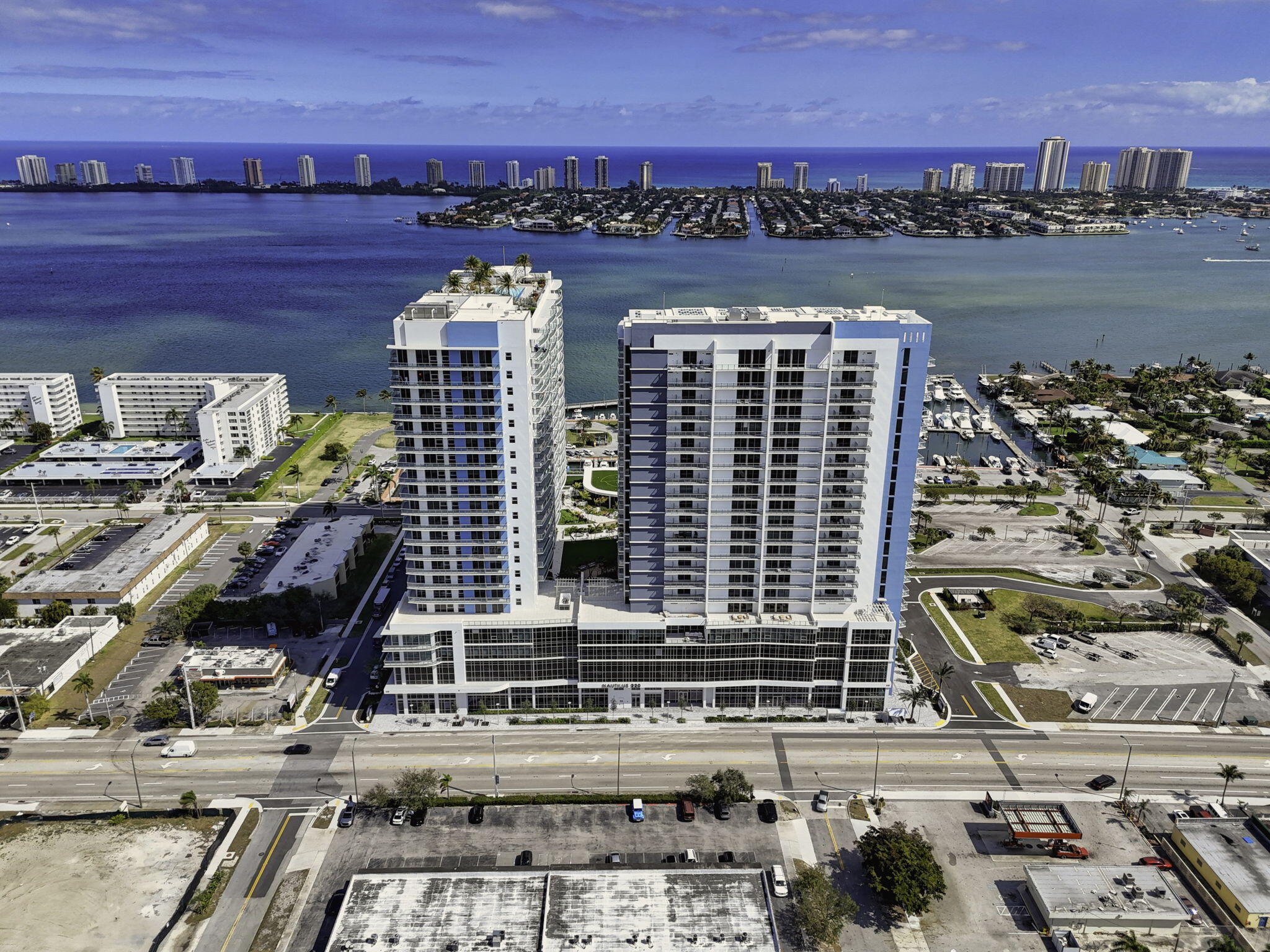 220 Lake Shore Drive 613