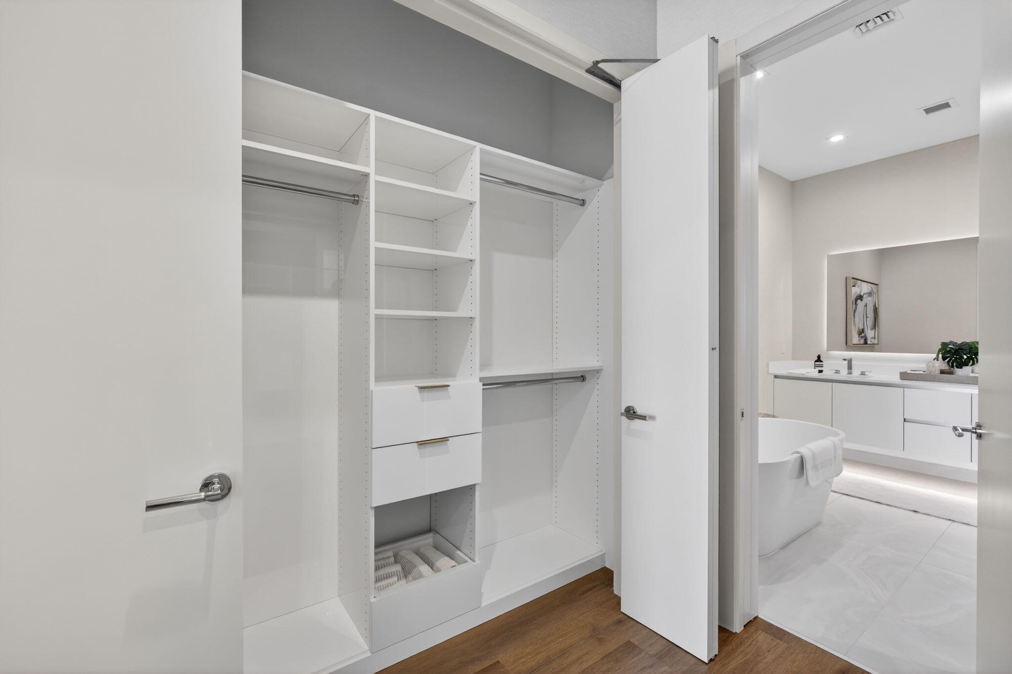220 Lake Shore Drive 613