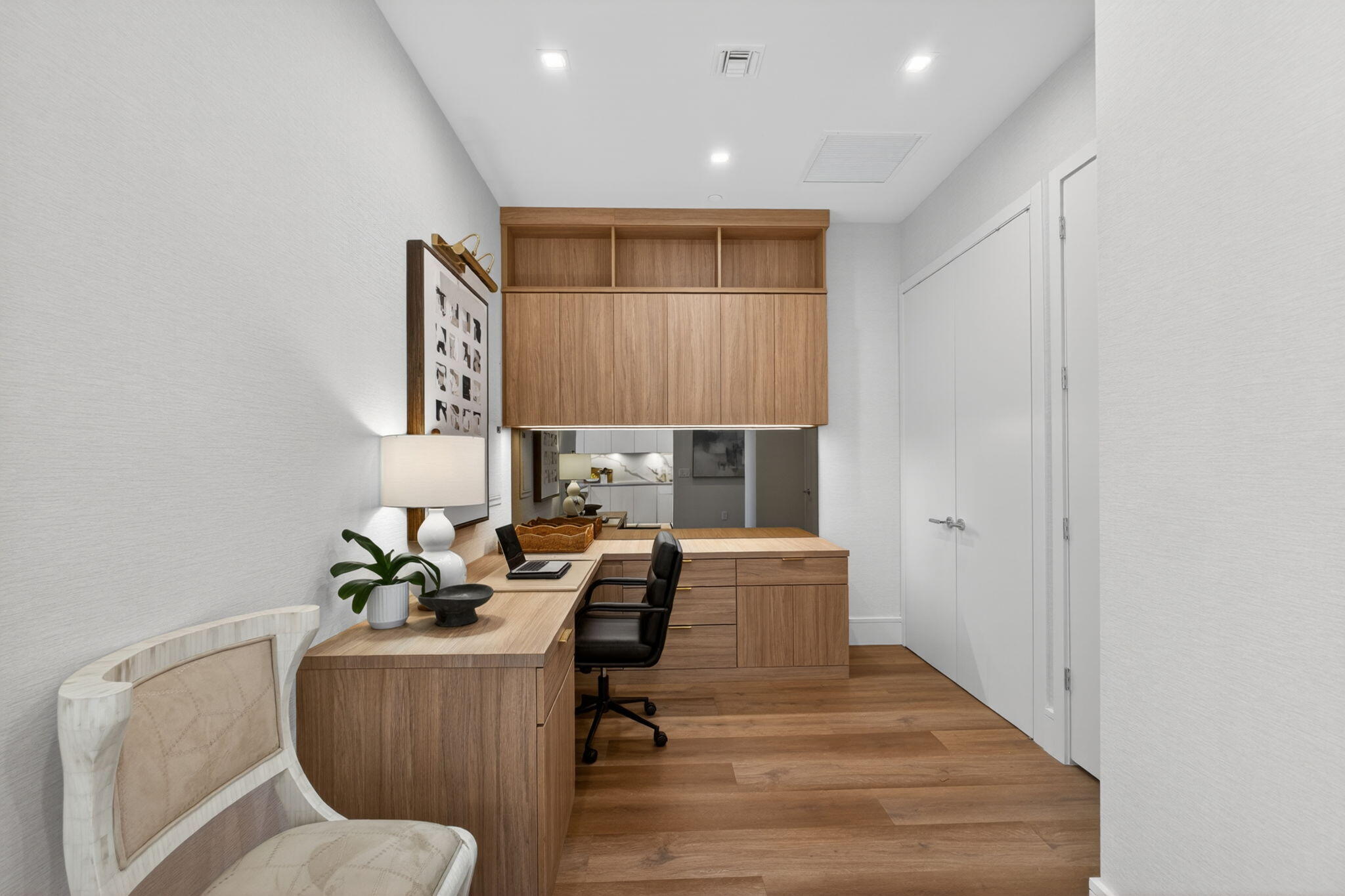 220 Lake Shore Drive 613