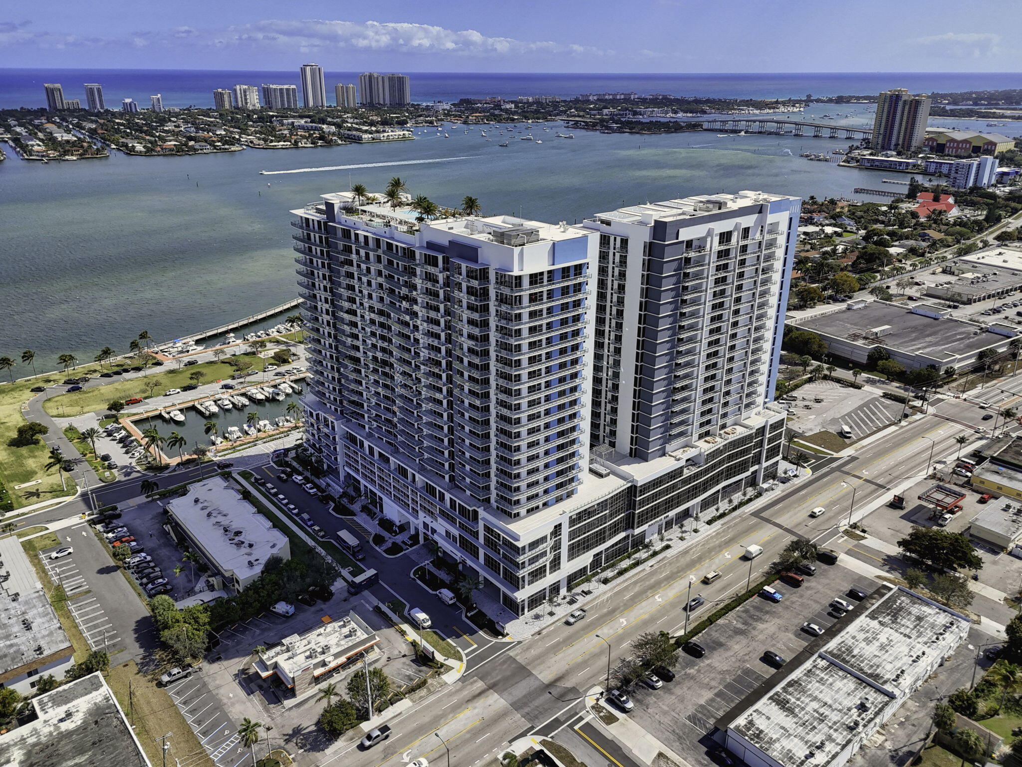 220 Lake Shore Drive 613
