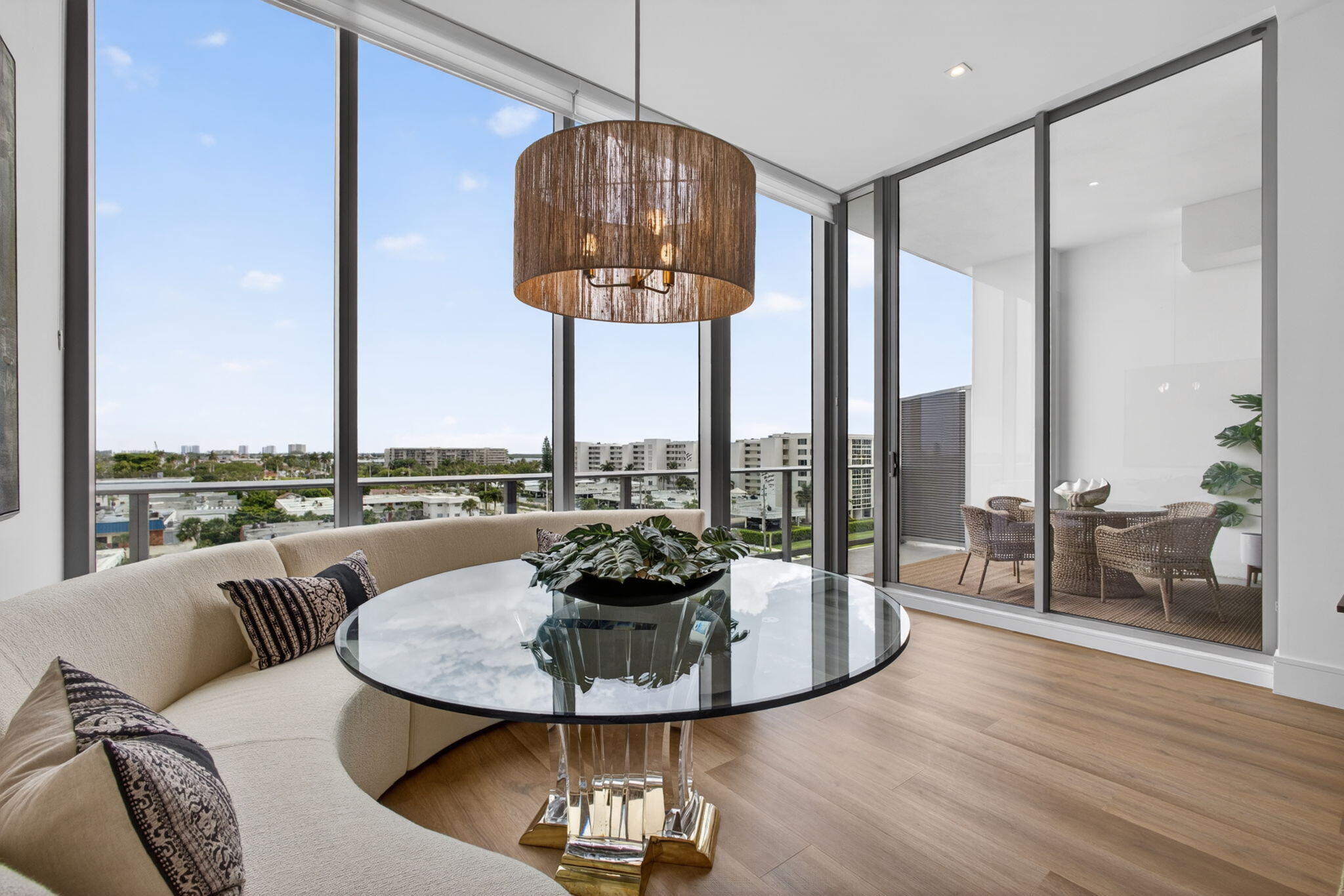 220 Lake Shore Drive 613