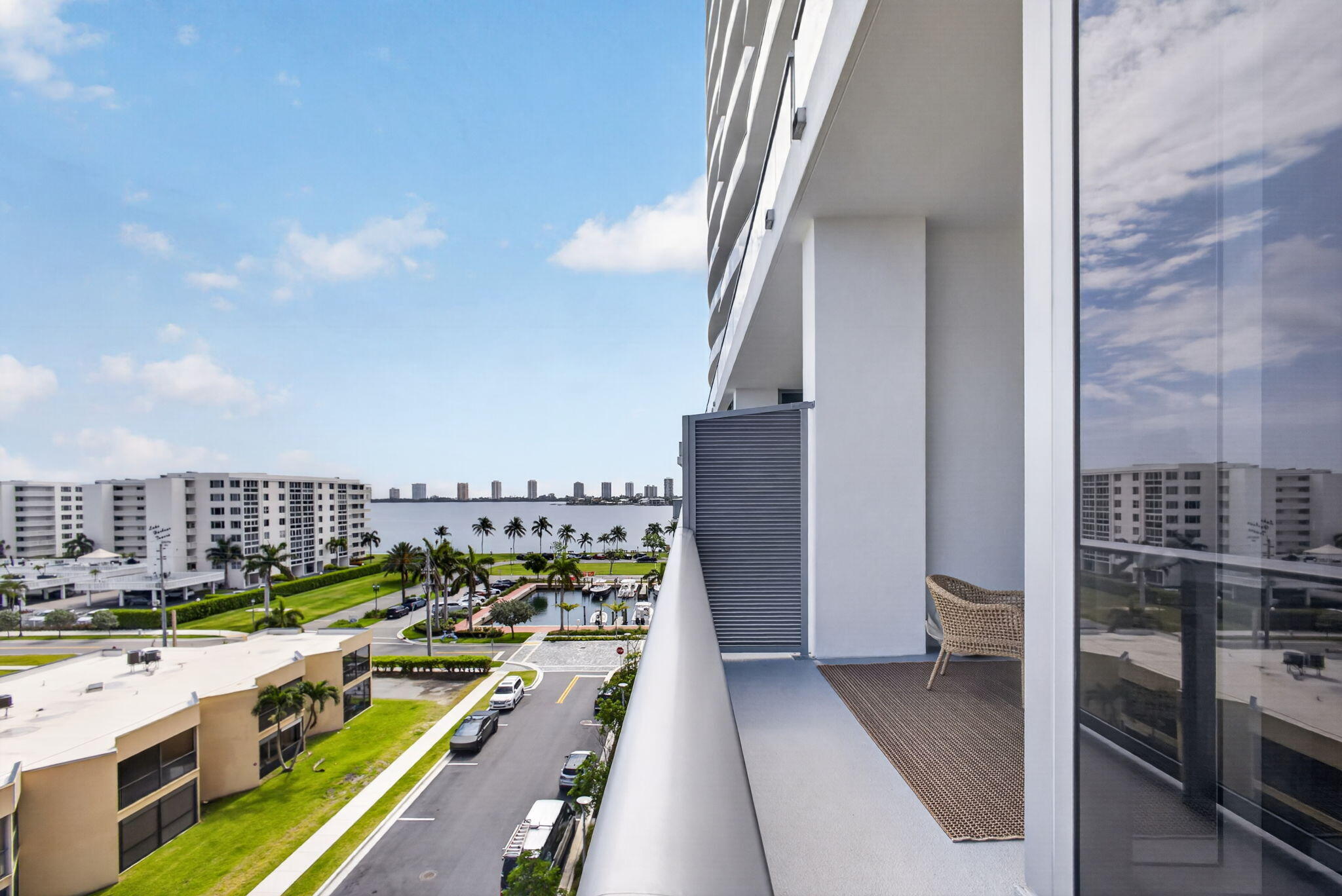 220 Lake Shore Drive 613