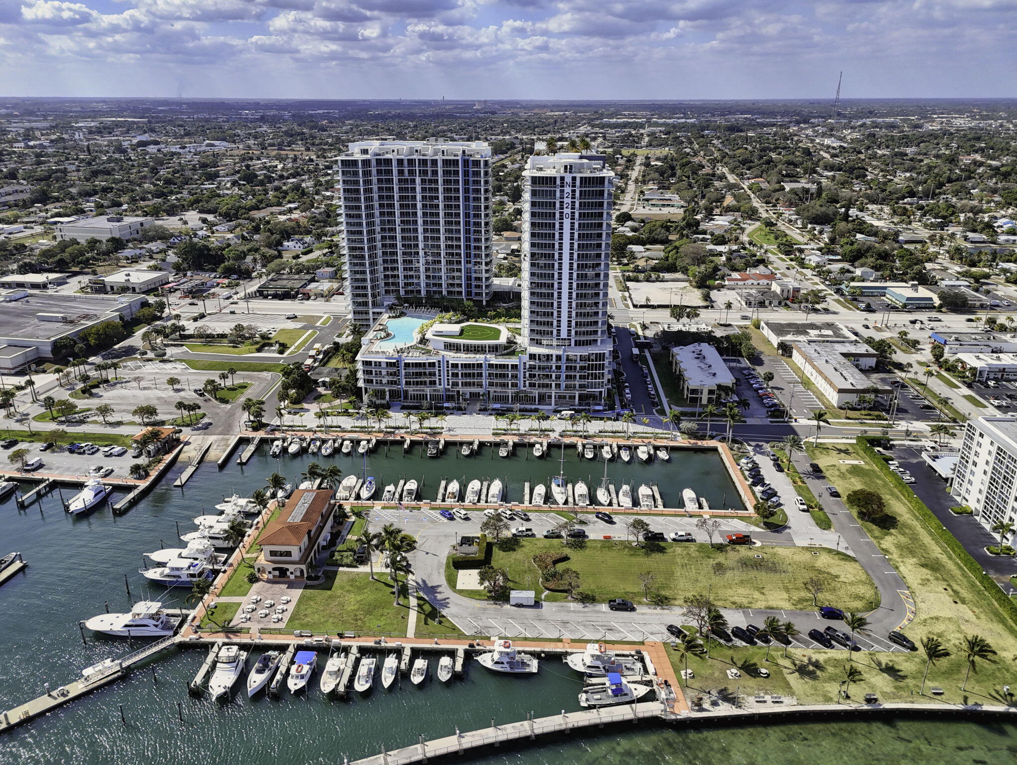 220 Lake Shore Drive 613