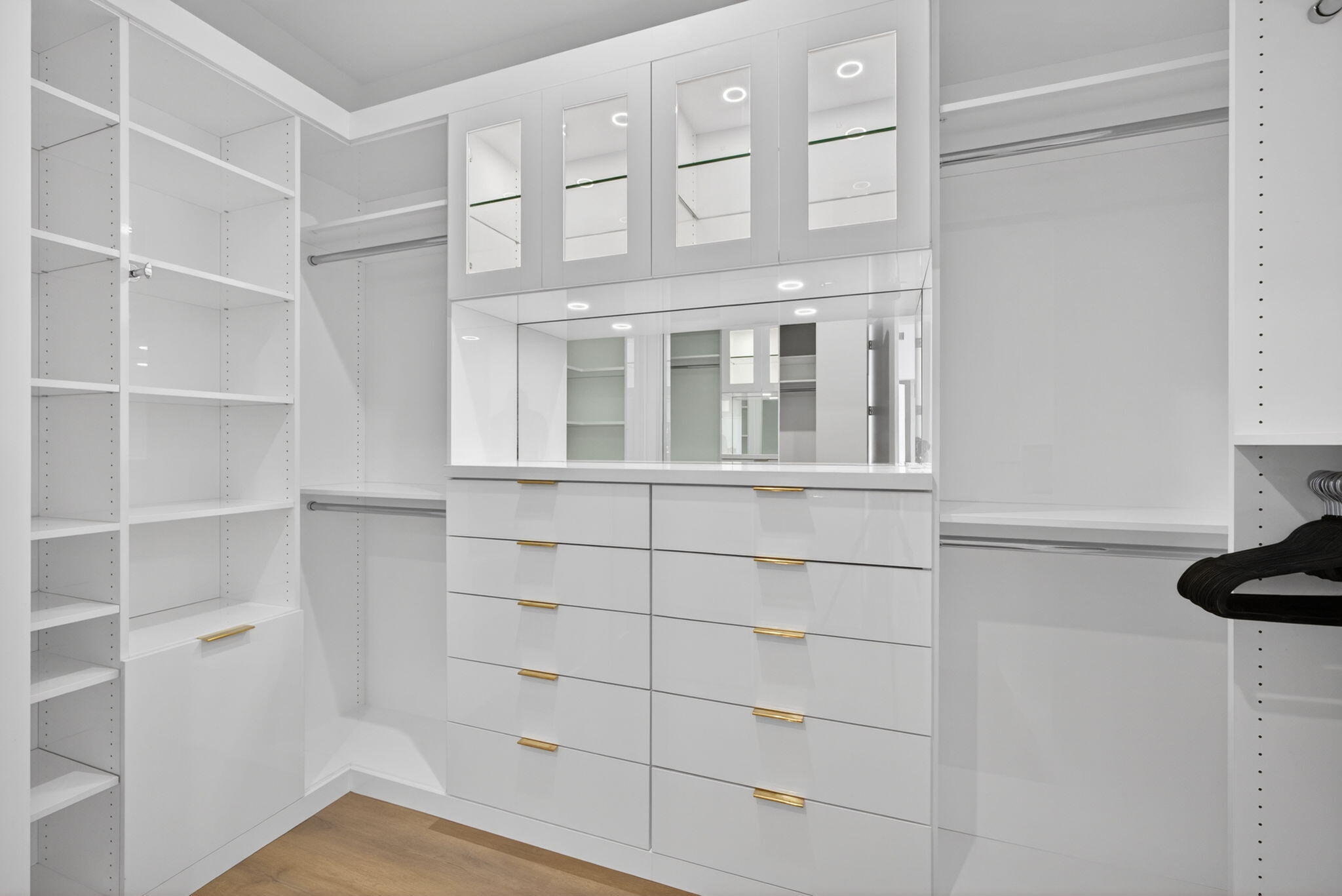 220 Lake Shore Drive 613