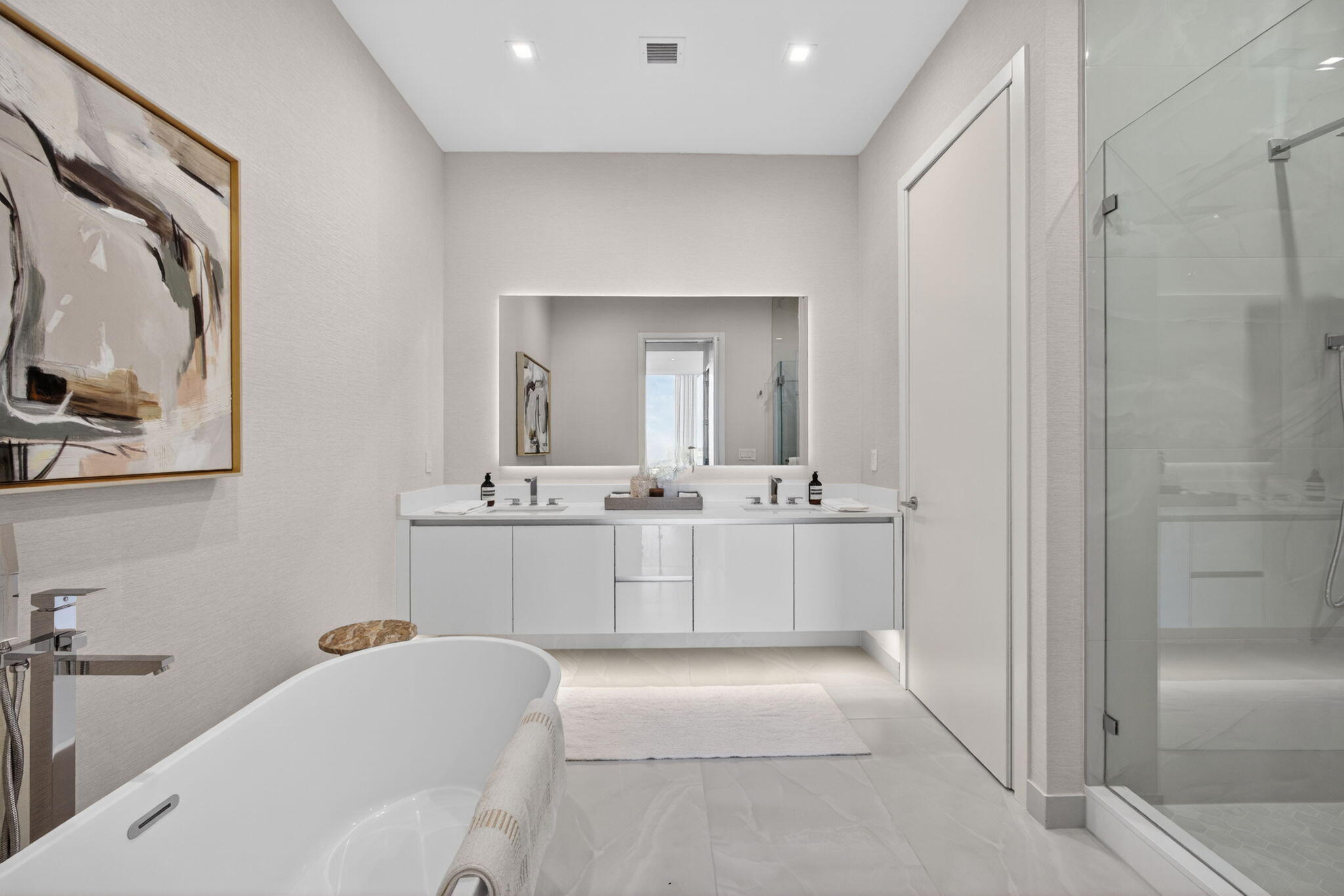220 Lake Shore Drive 613