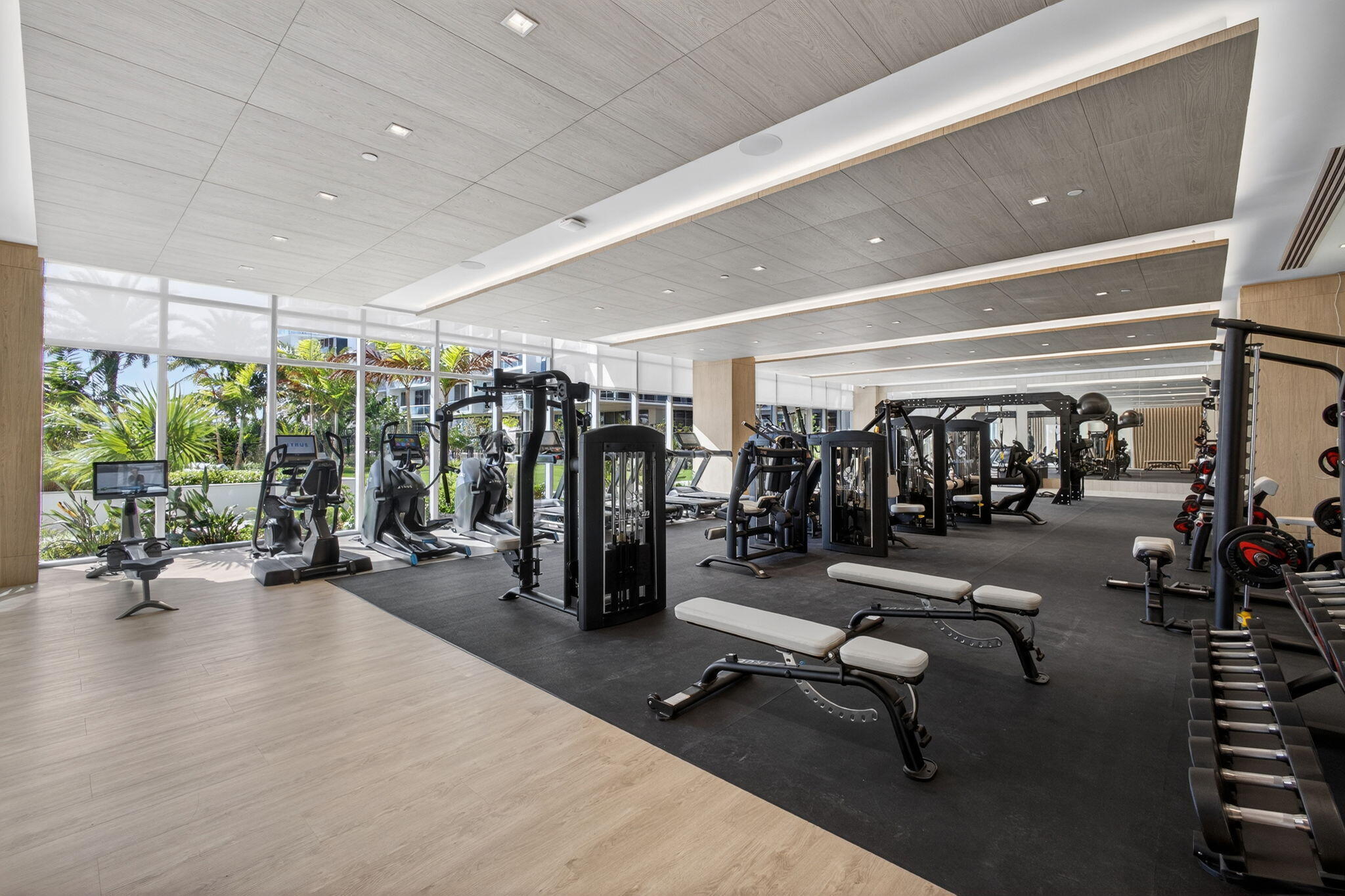 220 Lake Shore Drive 613